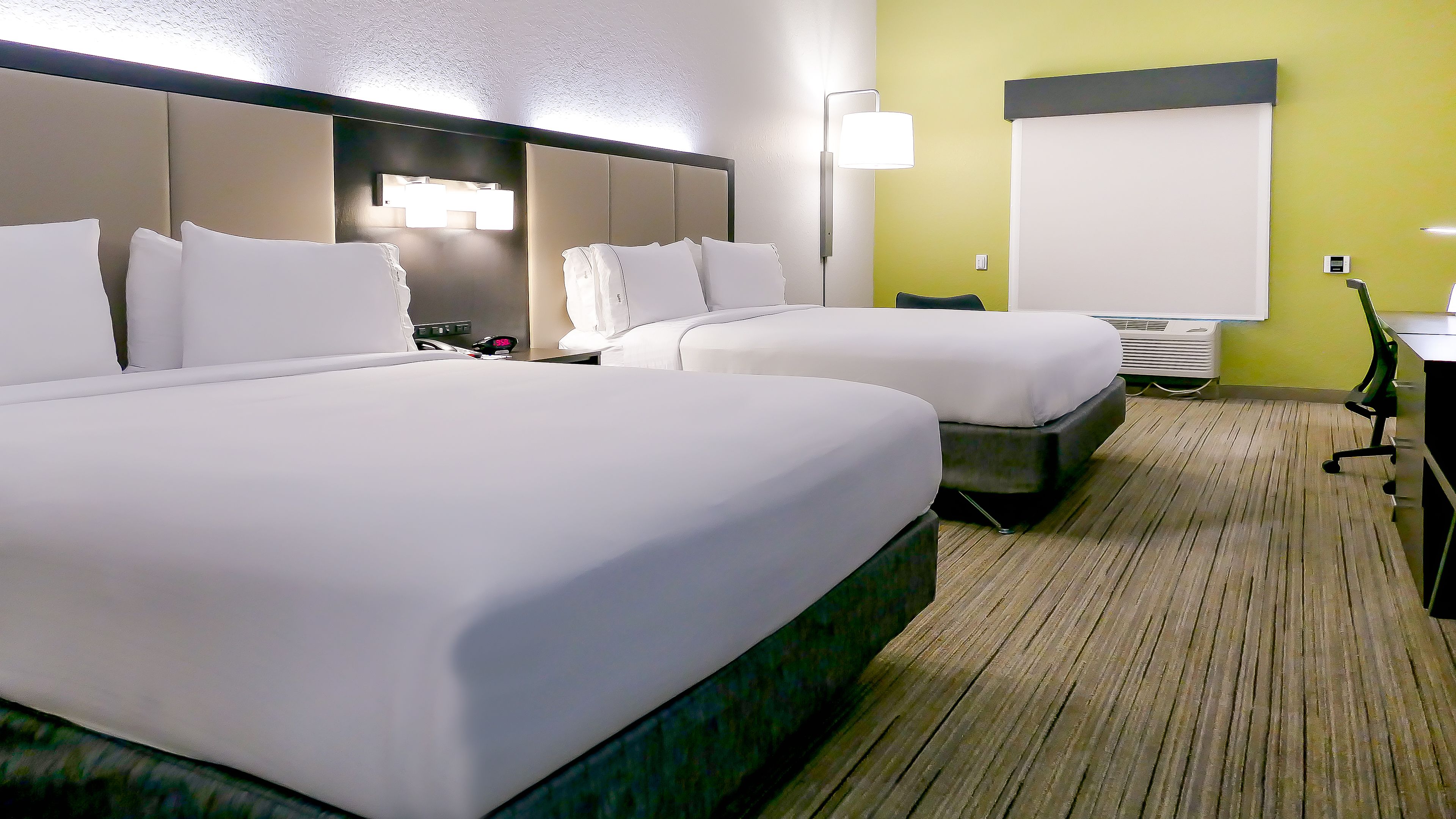 Holiday Inn Express Hotel & Suites St. Petersburg North (I-275)