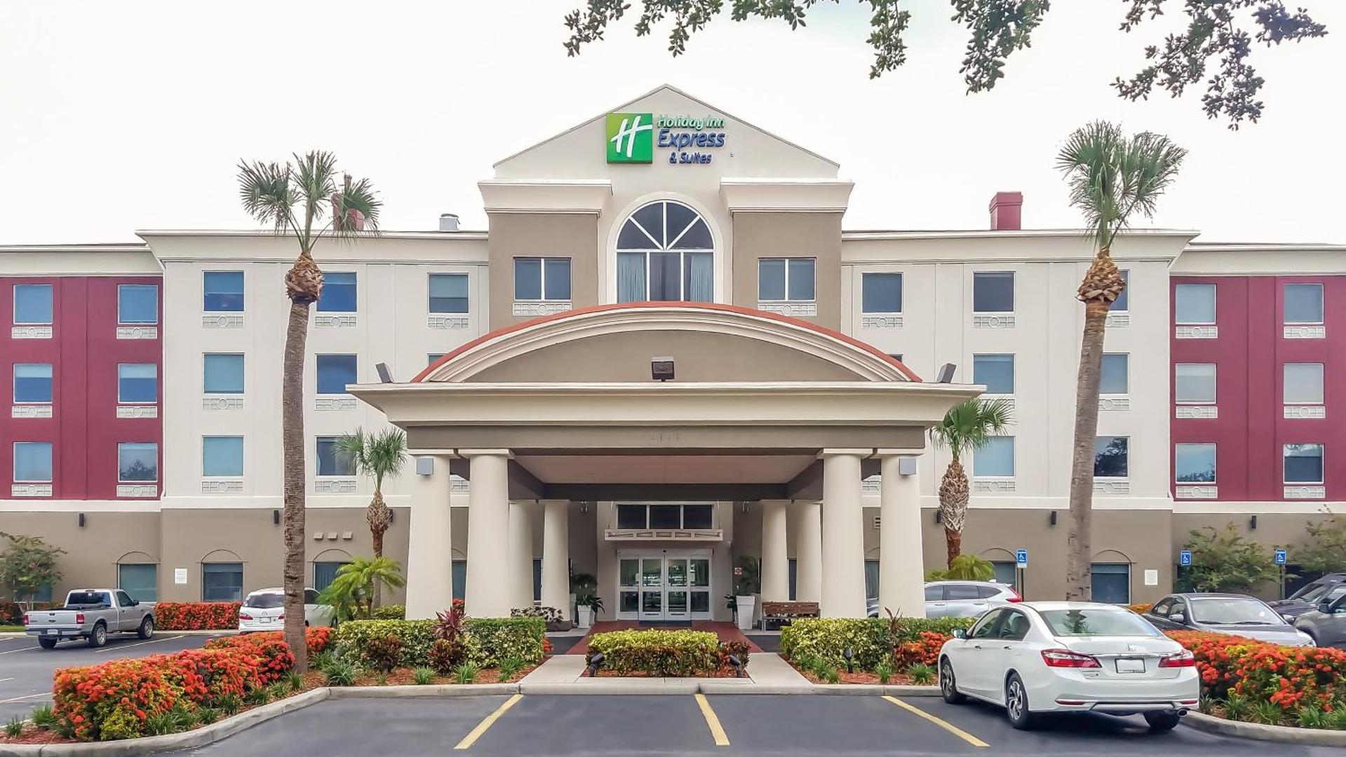 Holiday Inn Express Hotel & Suites St. Petersburg North (I-275)