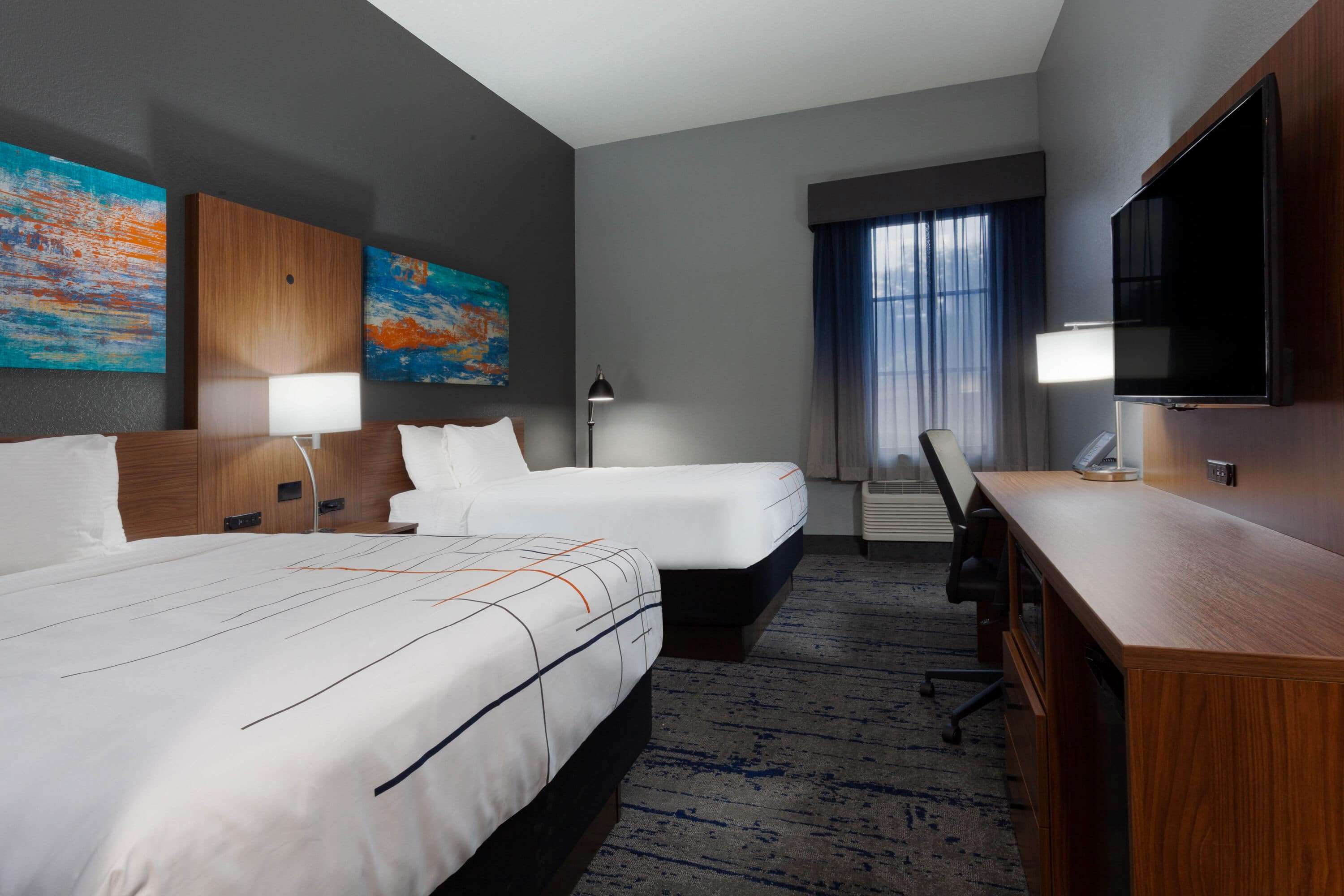 La Quinta Inn & Suites by Wyndham St. Petersburg Northeast