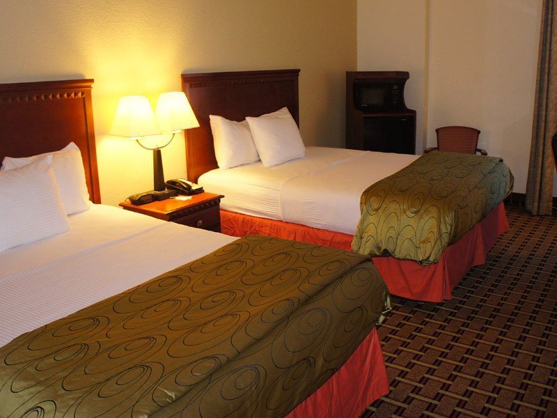 La Quinta Inn & Suites by Wyndham St. Petersburg Northeast