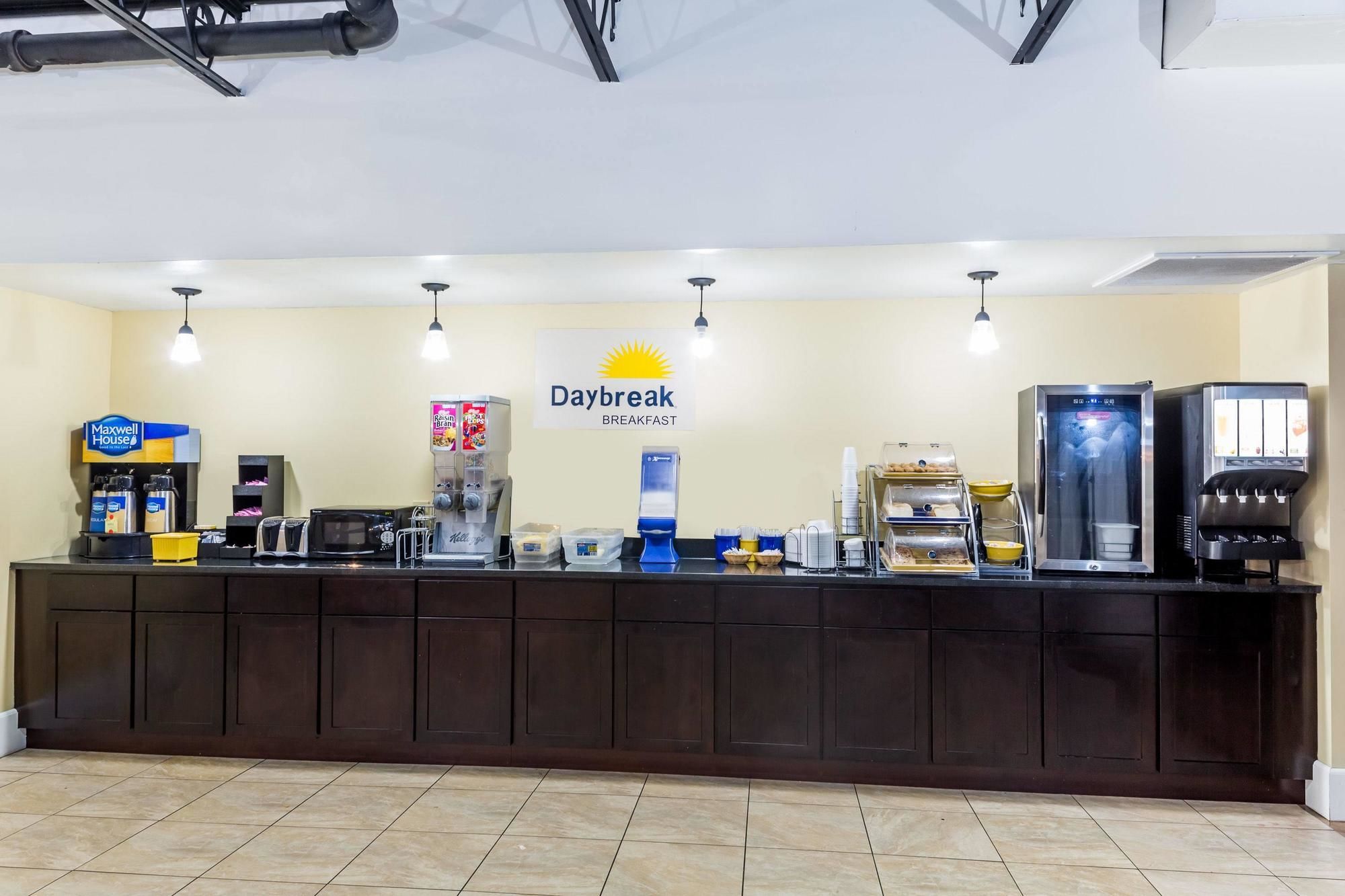 Days Inn by Wyndham St. Petersburg / Tampa Bay Area