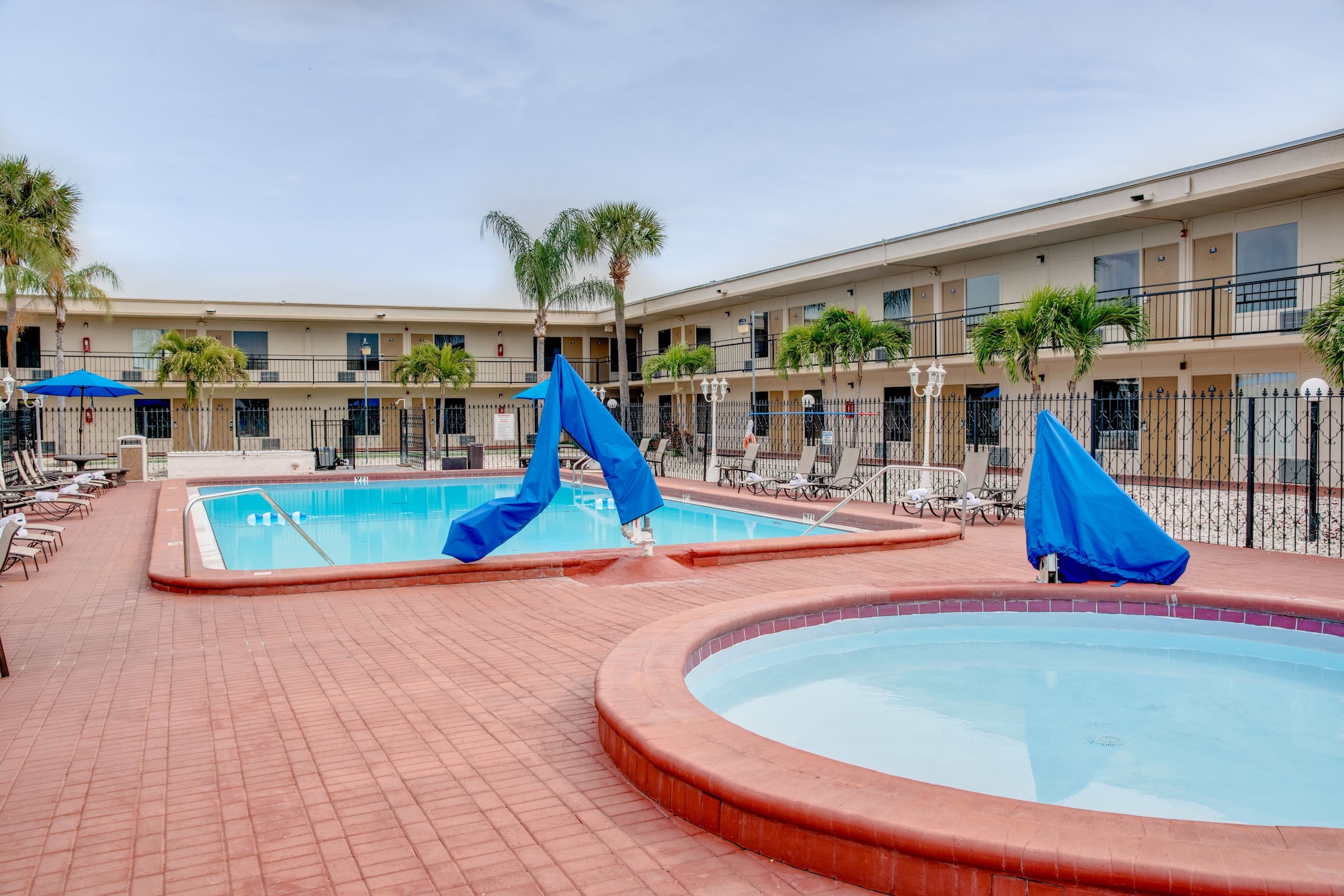 Days Inn by Wyndham St. Petersburg / Tampa Bay Area