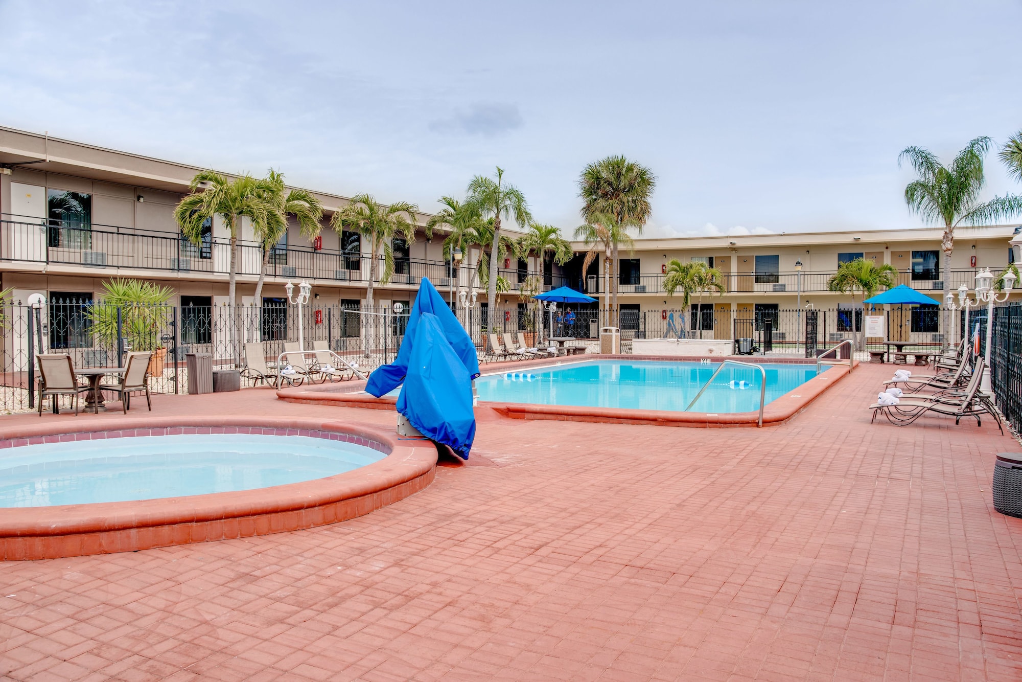 Days Inn by Wyndham St. Petersburg / Tampa Bay Area