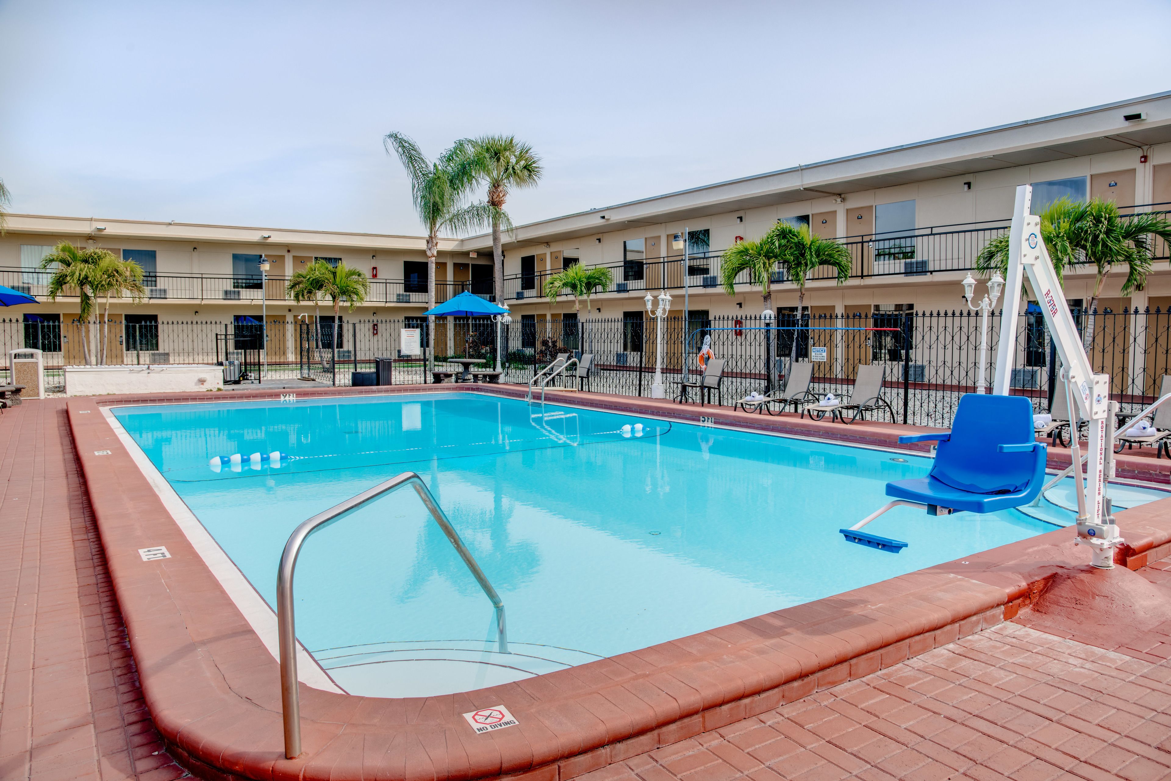 Super 8 by Wyndham St. Petersburg