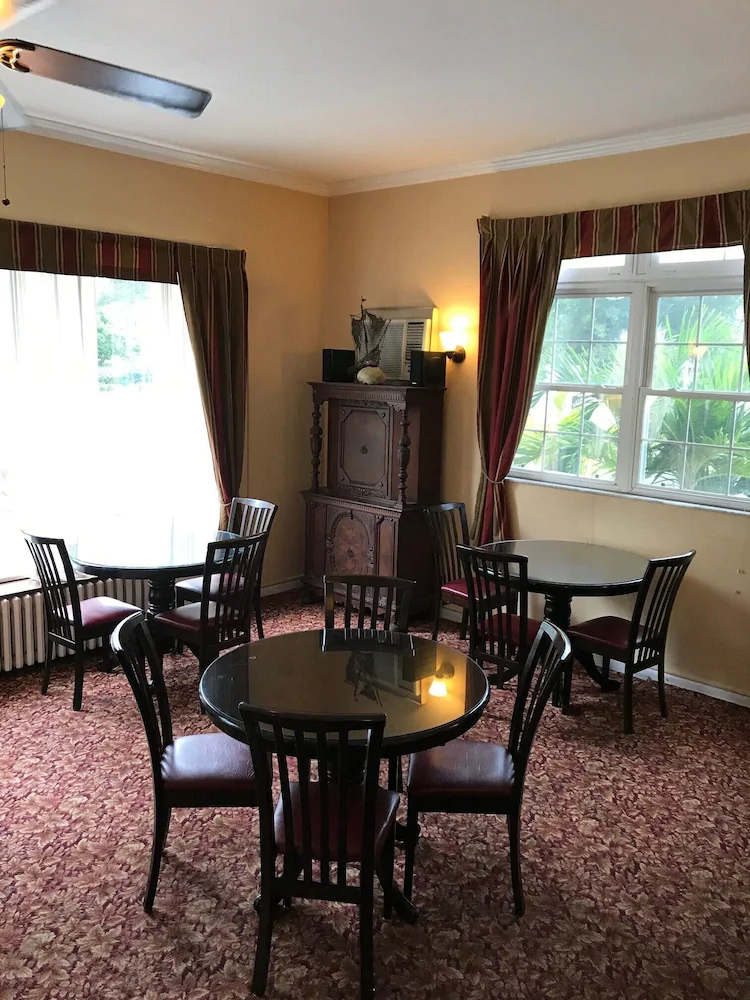 The Inn On Third