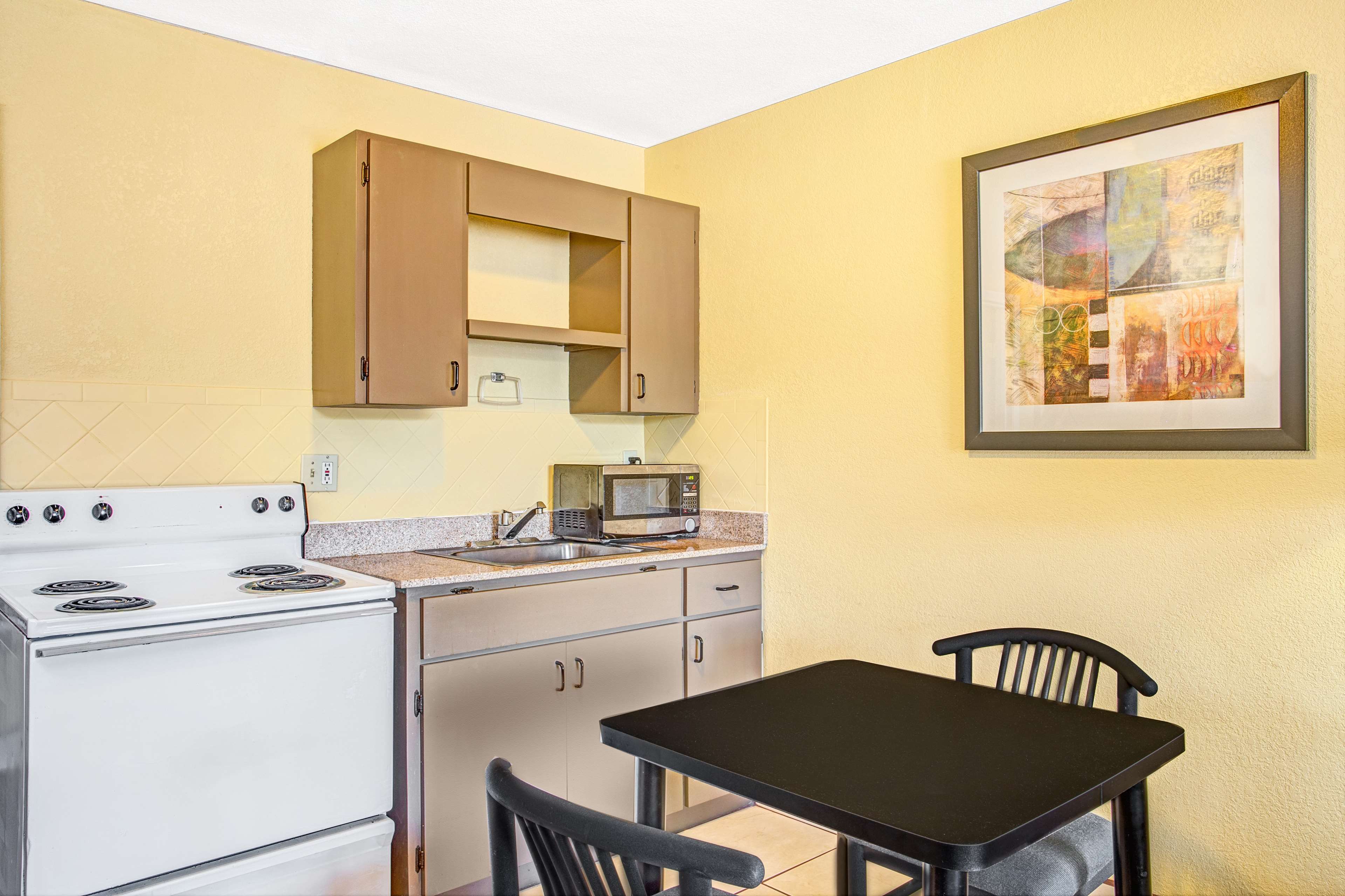 Days Inn by Wyndham St. Petersburg Central