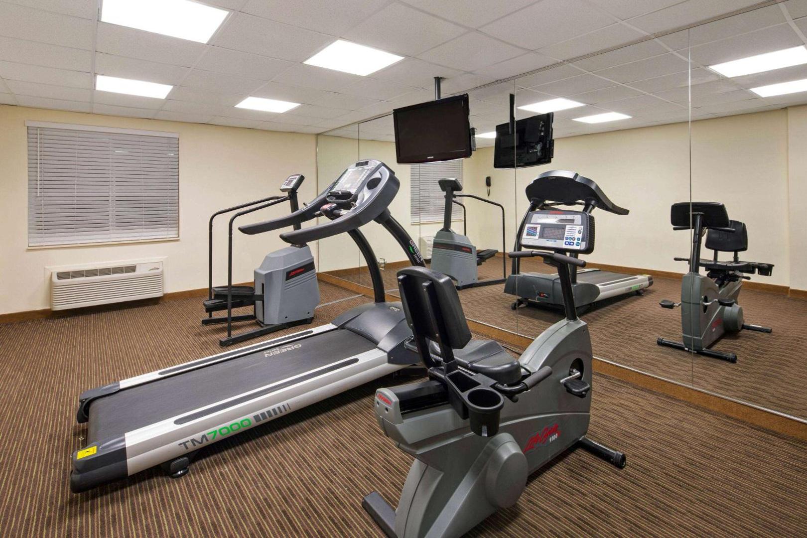 La Quinta Inn & Suites by Wyndham Sawgrass
