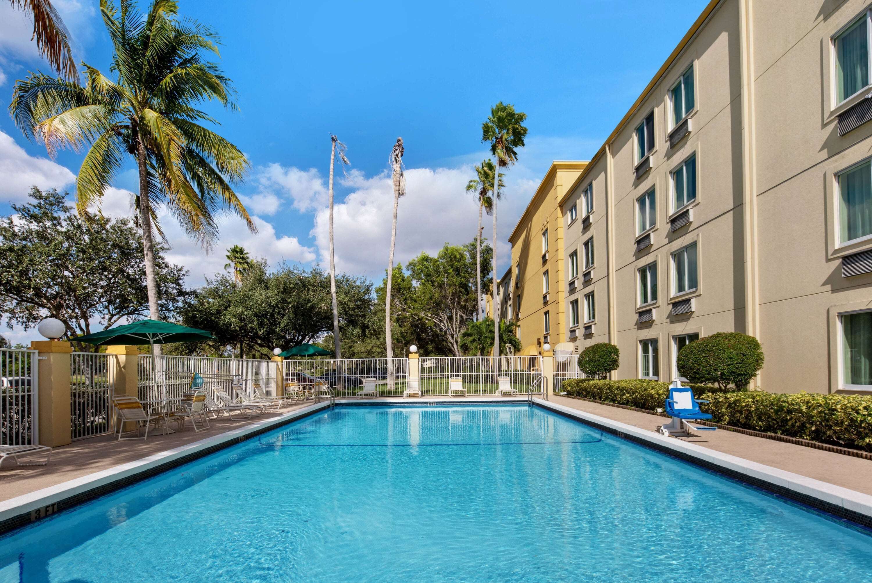 La Quinta Inn & Suites by Wyndham Sawgrass