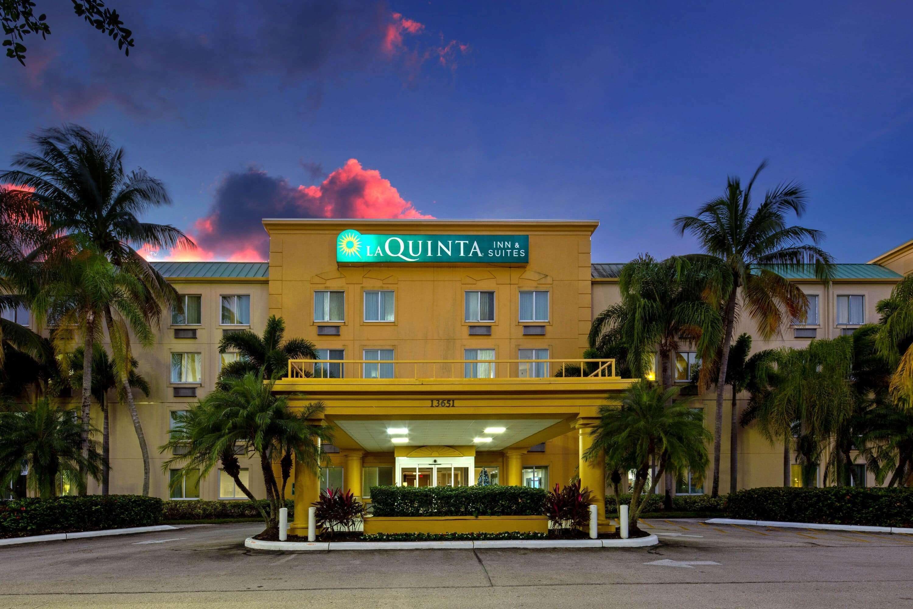 La Quinta Inn & Suites by Wyndham Sawgrass
