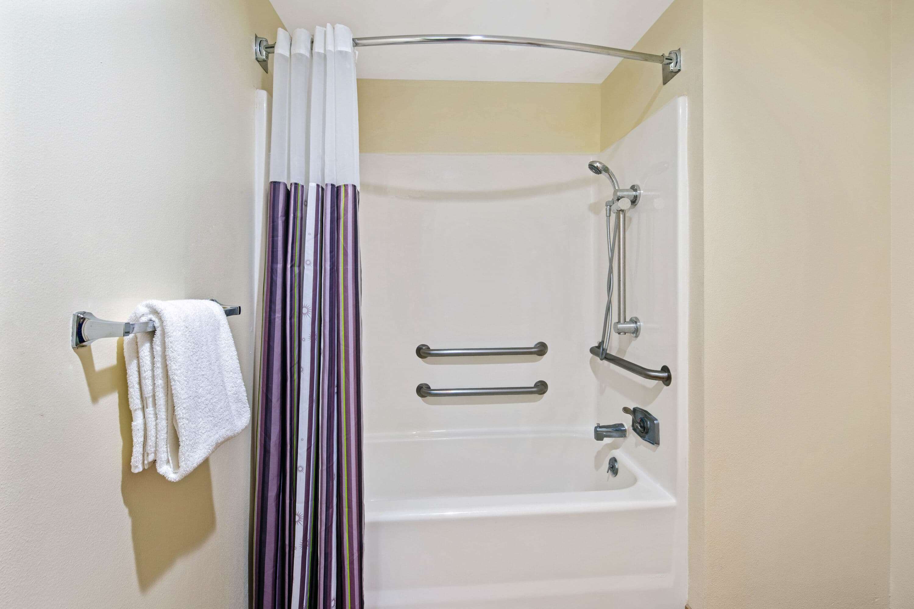 La Quinta Inn & Suites by Wyndham Sawgrass