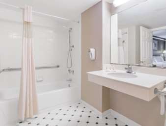 Casa Bella Inn & Suites