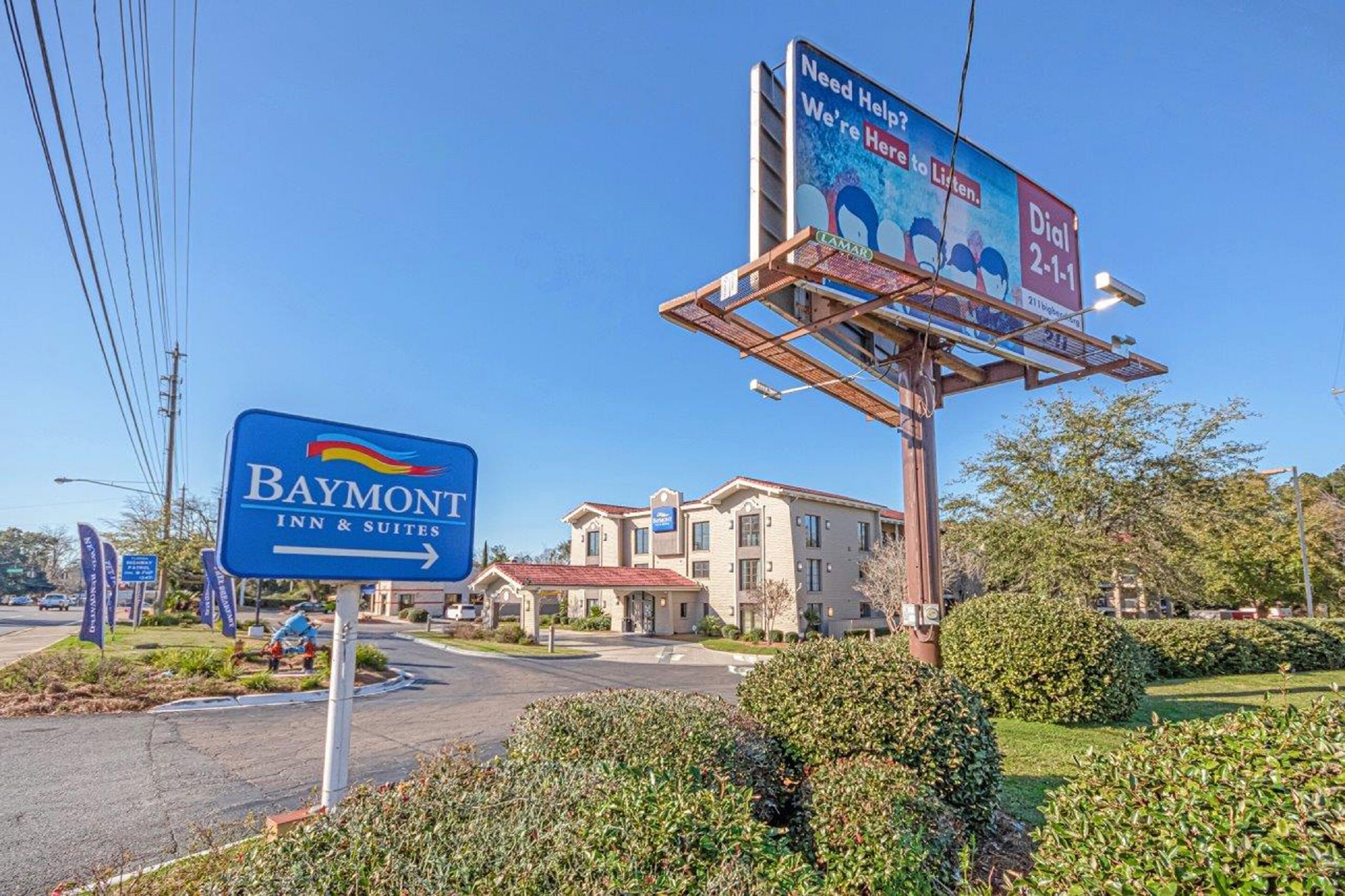 Casa Bella Inn & Suites