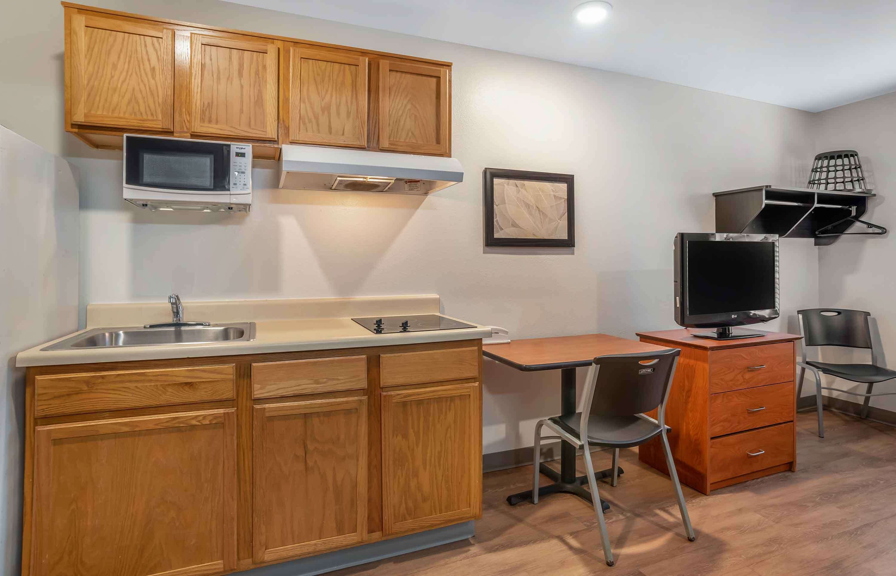 Extended Stay America Select Suites Tallahassee East