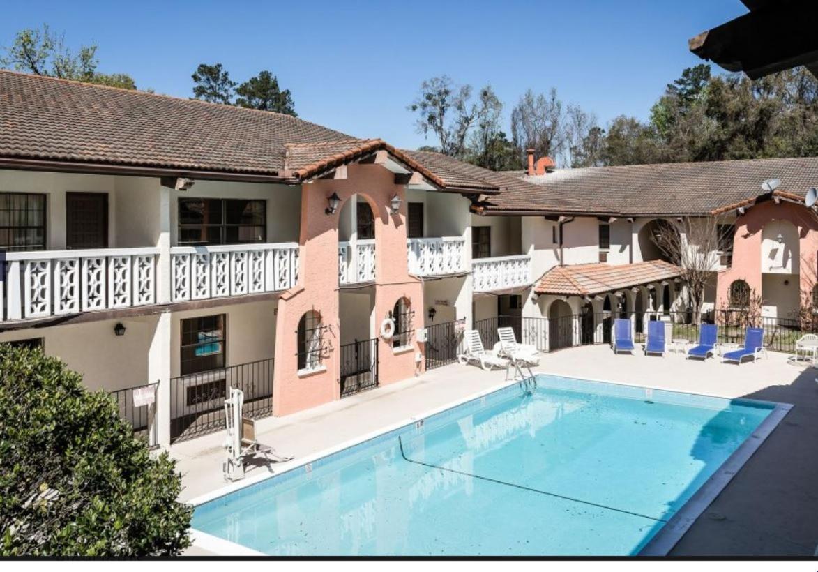 Motel 6 Tallahassee, FL – North Monroe