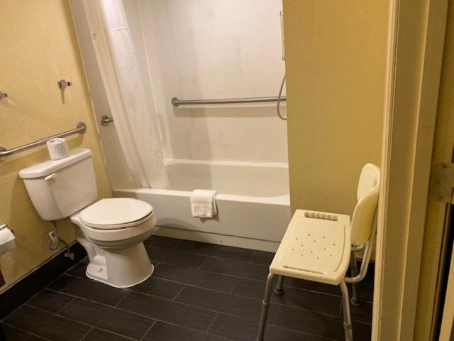 Motel 6 Tallahassee, FL – North Monroe