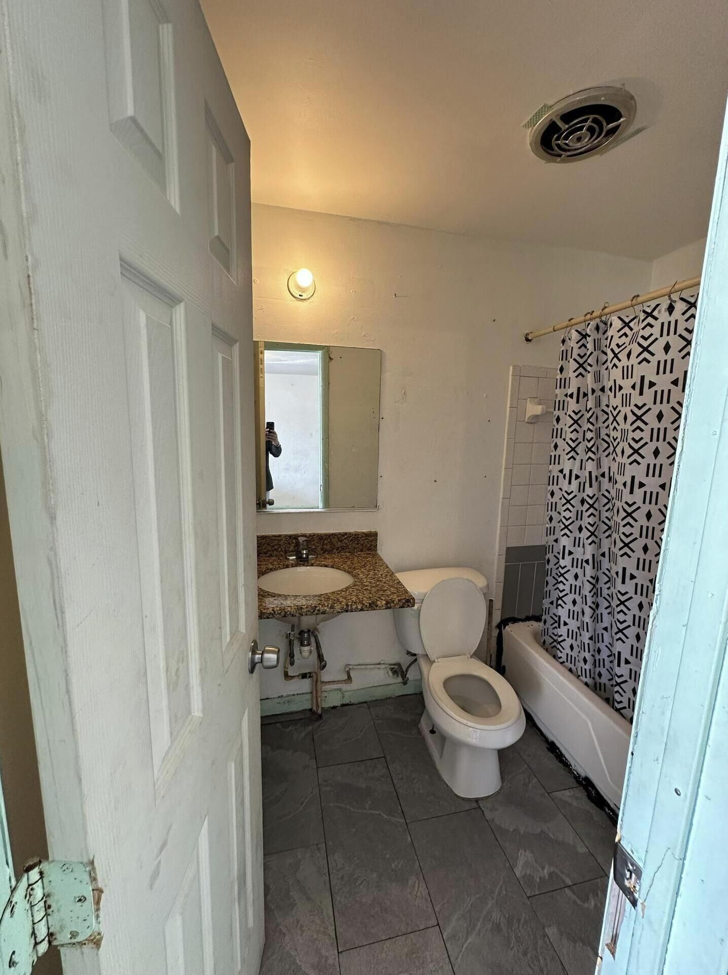 Base Motel By OYO South Tampa