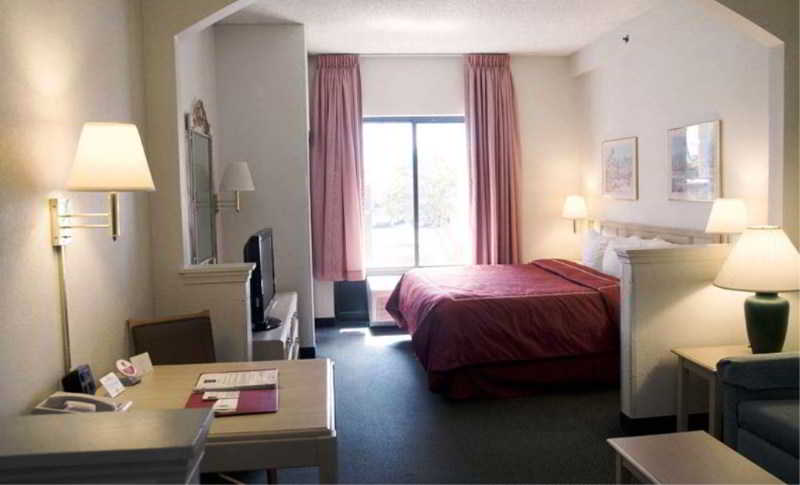 Comfort Suites Tampa - Brandon