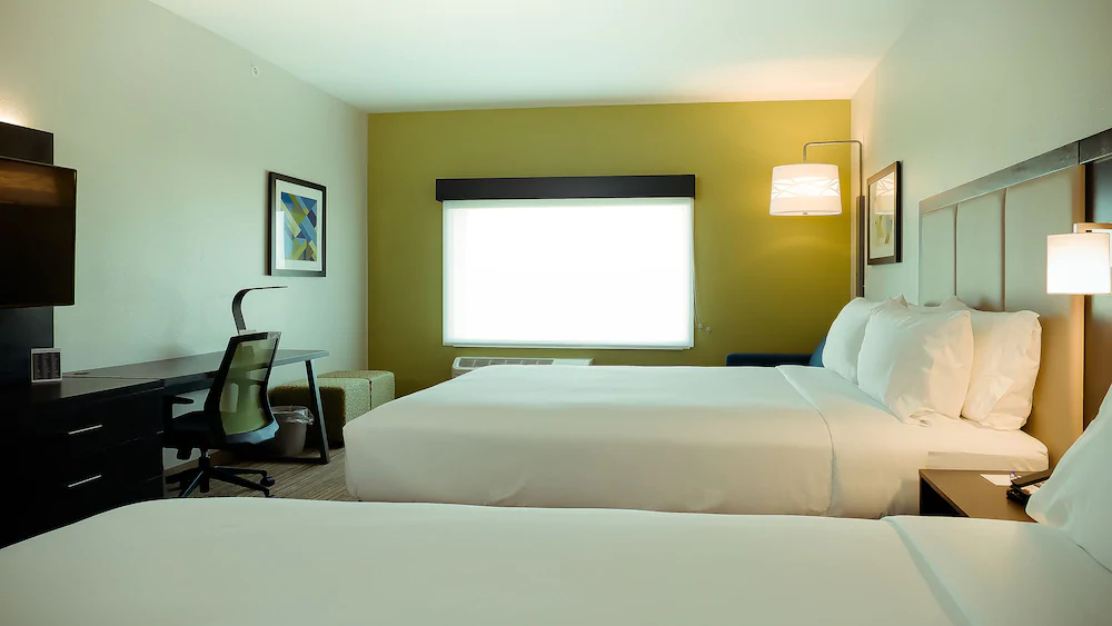 Holiday Inn Express & Suites Tampa East - Ybor City