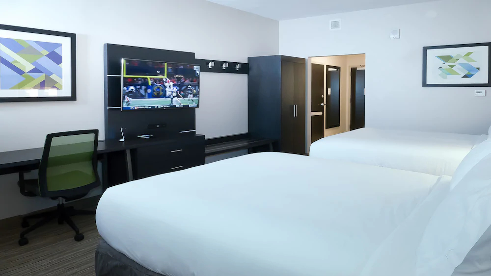 Holiday Inn Express & Suites Tampa East - Ybor City