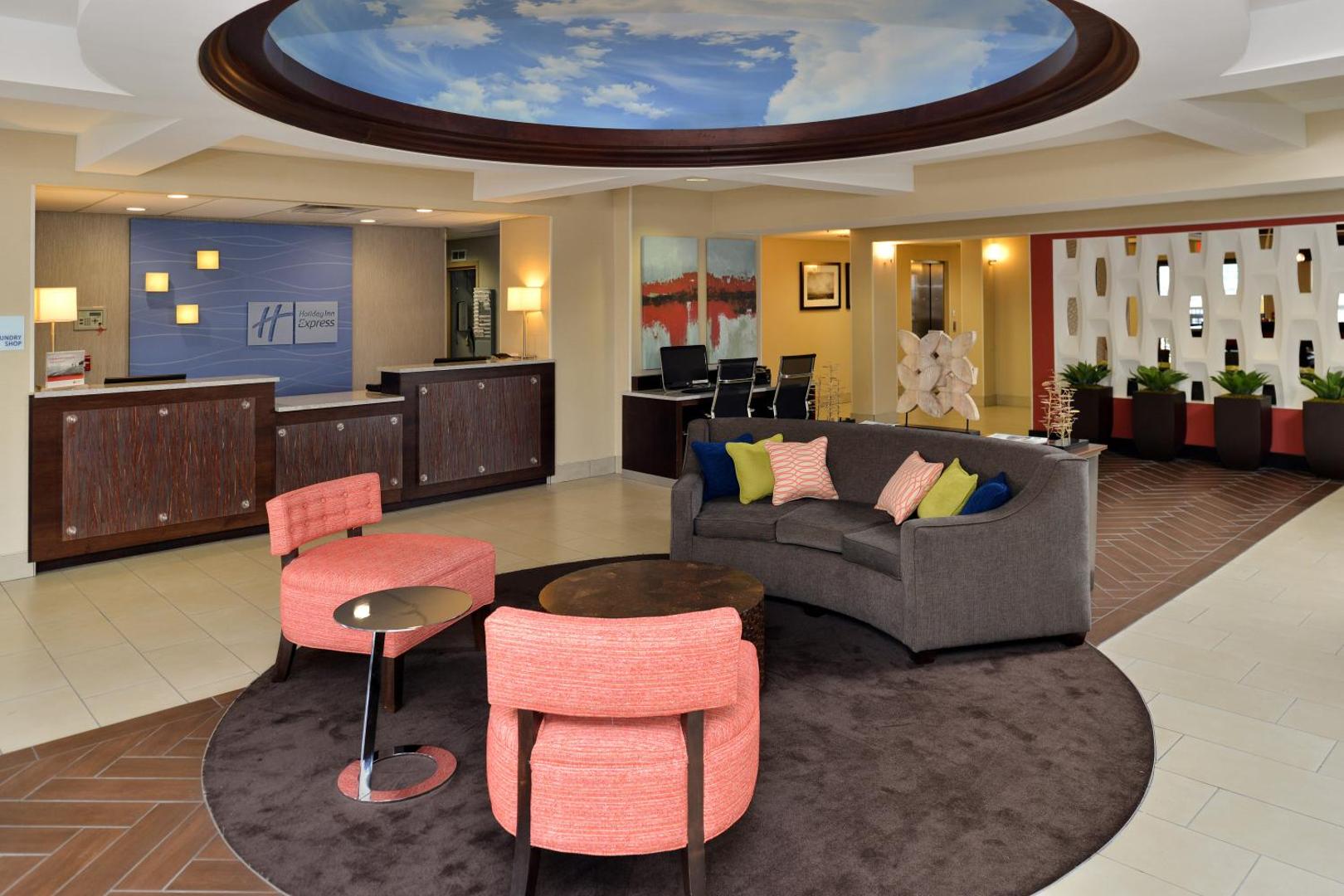 Holiday Inn Express & Suites Tampa - Rocky Point Island