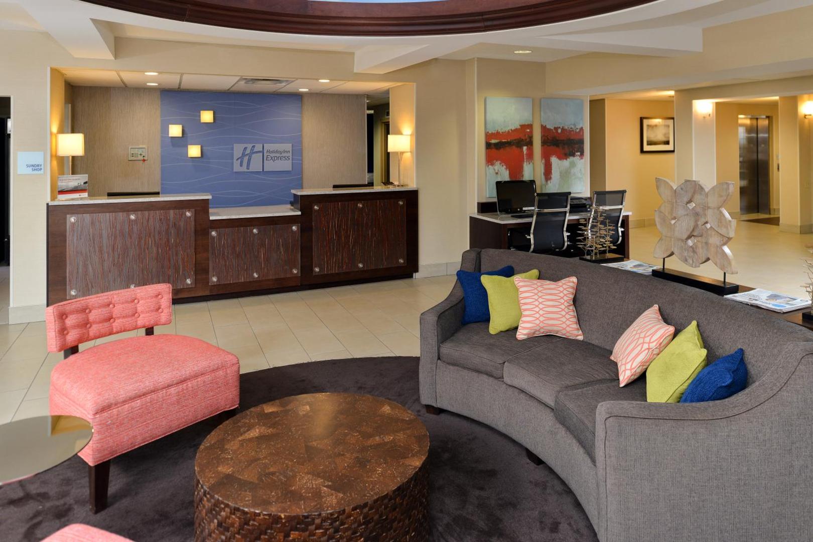 Holiday Inn Express & Suites Tampa - Rocky Point Island