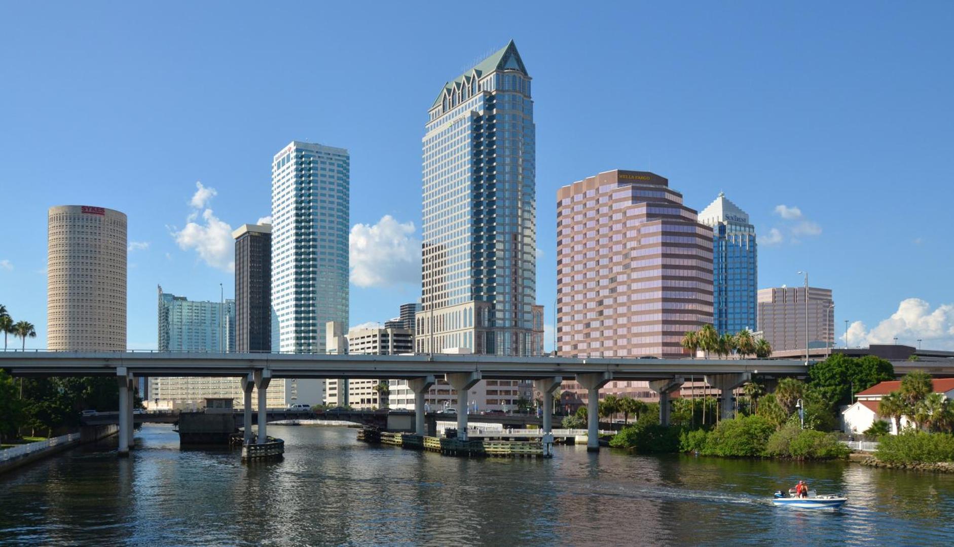 Holiday Inn Express & Suites Tampa - Rocky Point Island