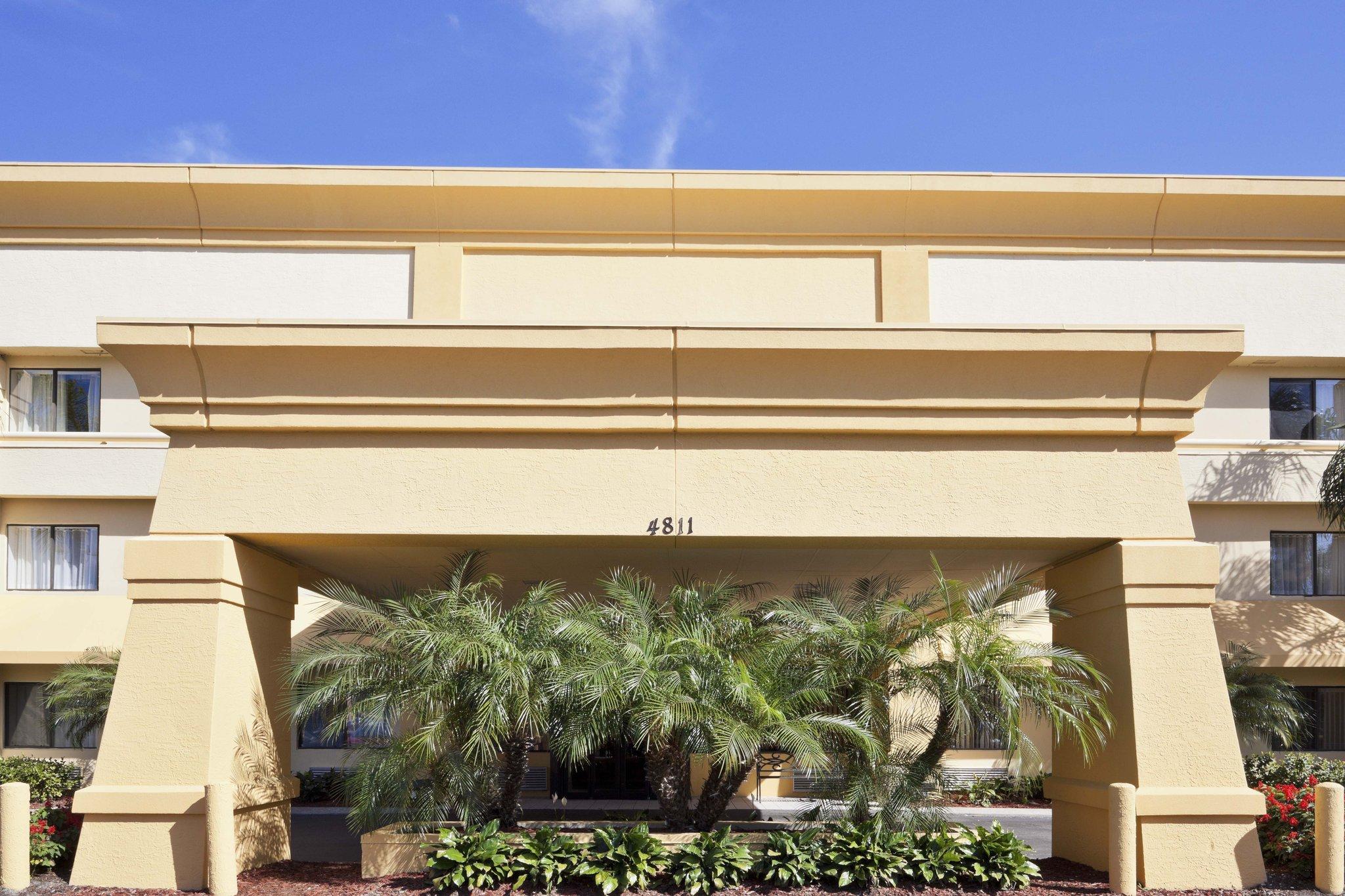 La Quinta Inn & Suites by Wyndham Tampa Fairgrounds - Casino