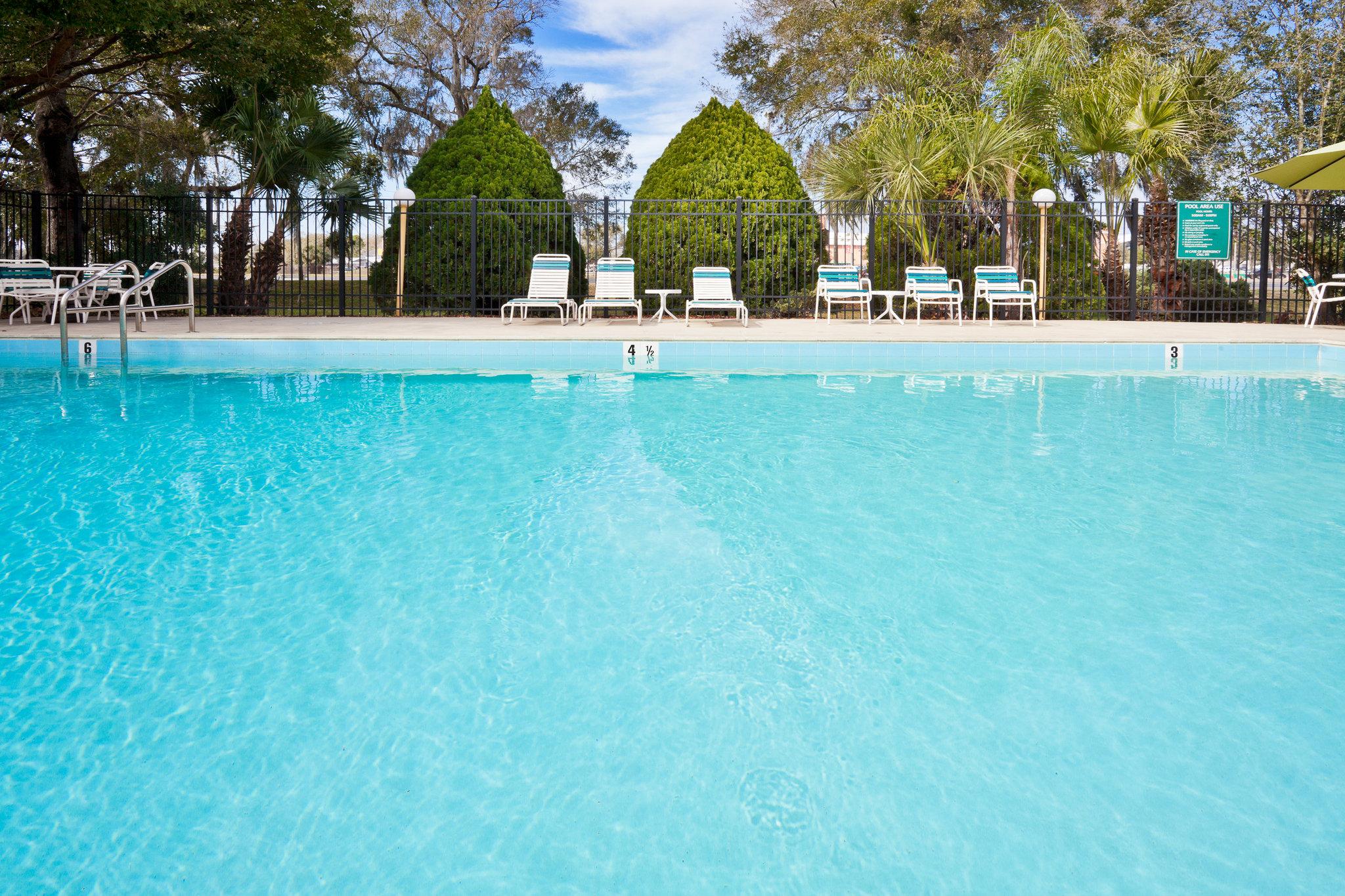 La Quinta Inn & Suites by Wyndham Tampa Fairgrounds - Casino