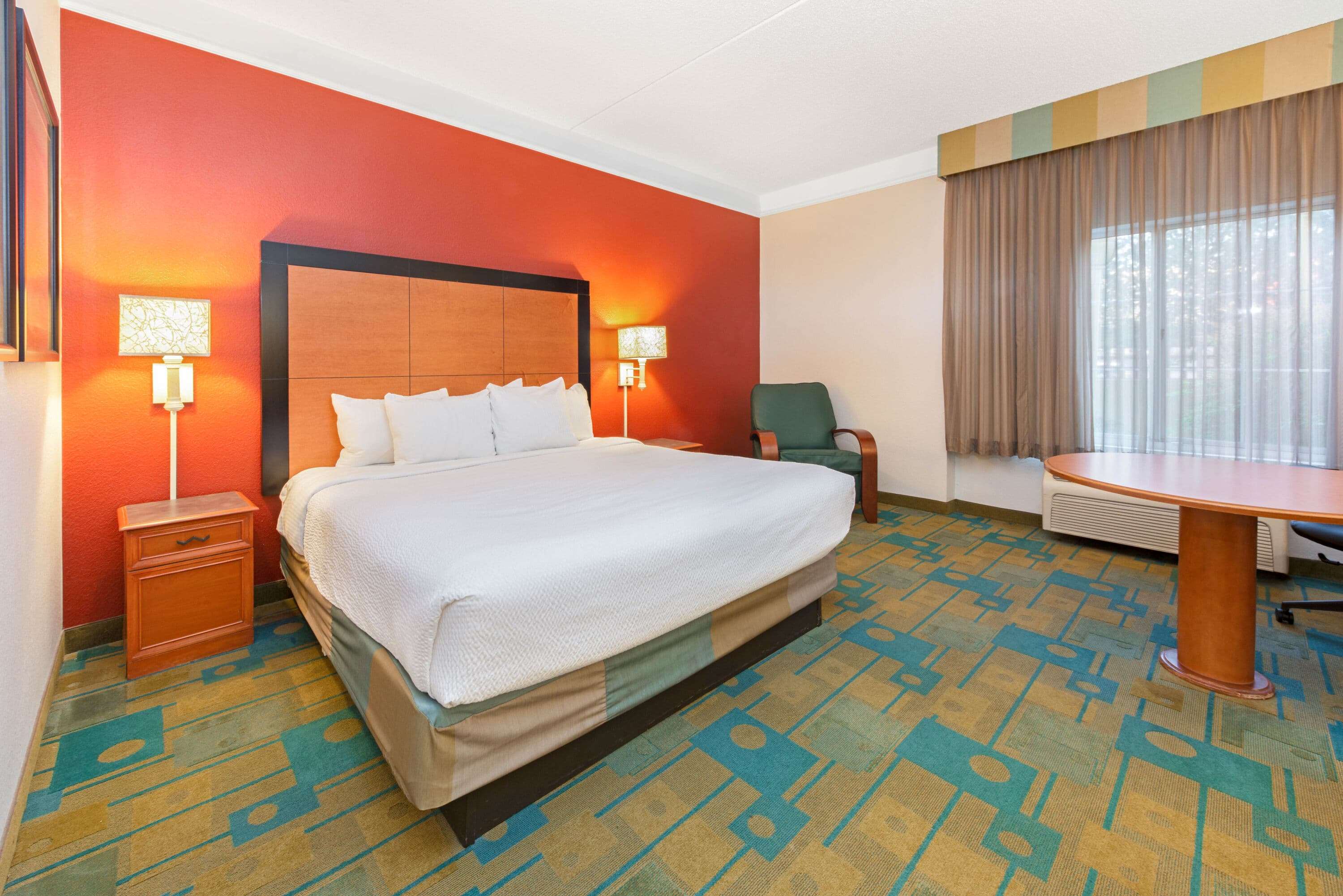 La Quinta Inn & Suites by Wyndham USF (Near Busch Gardens)