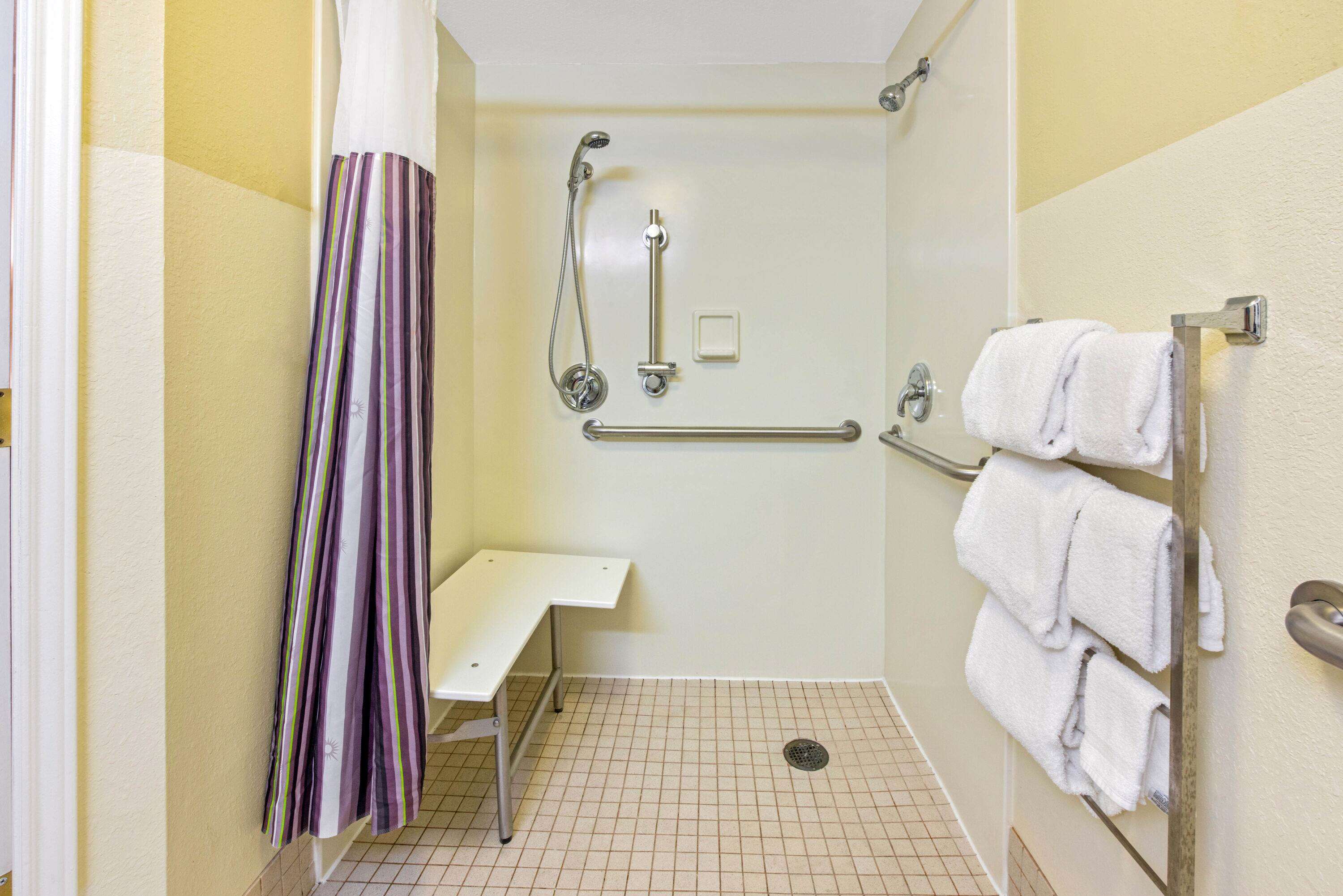 La Quinta Inn & Suites by Wyndham USF (Near Busch Gardens)
