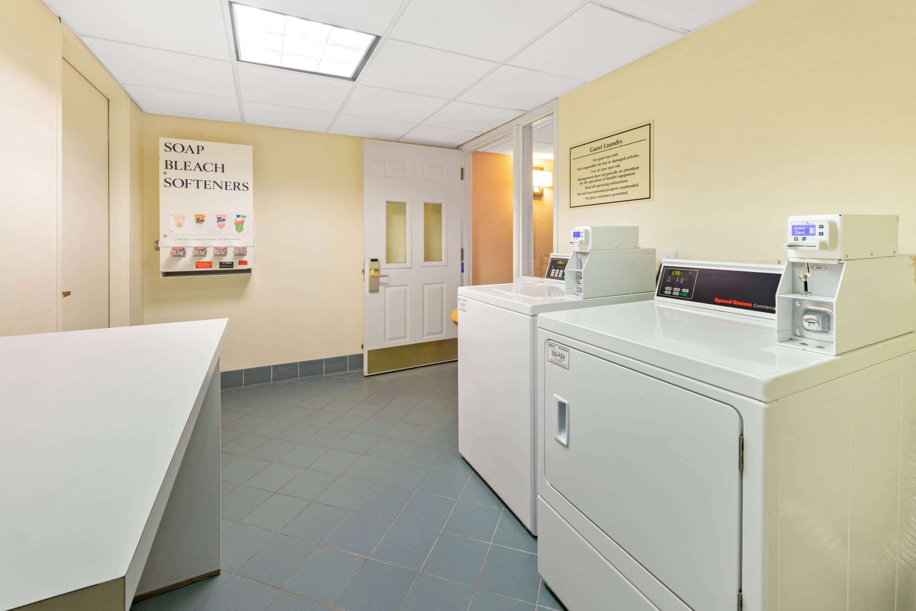 La Quinta Inn & Suites by Wyndham USF (Near Busch Gardens)