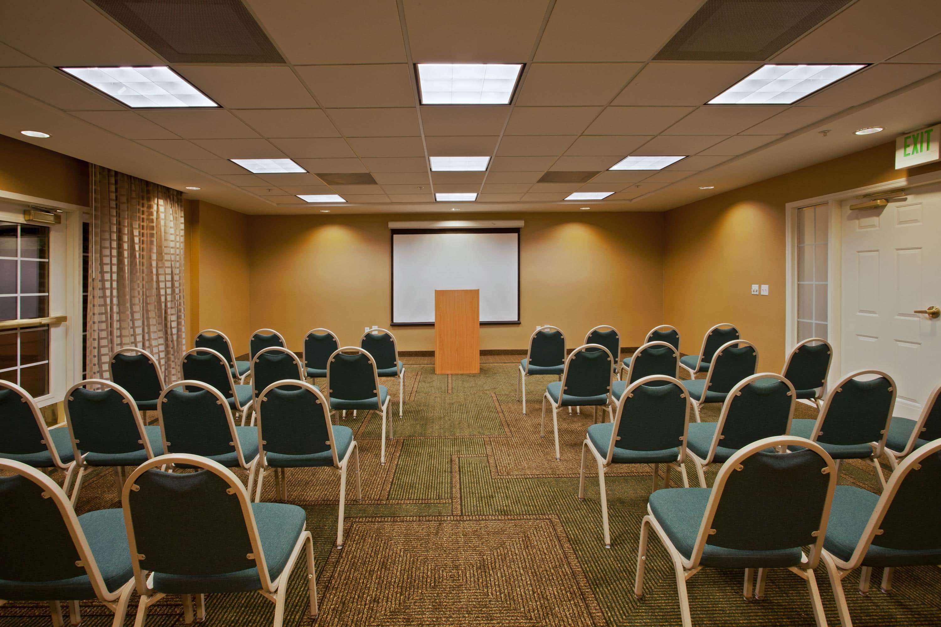 La Quinta Inn & Suites by Wyndham USF (Near Busch Gardens)