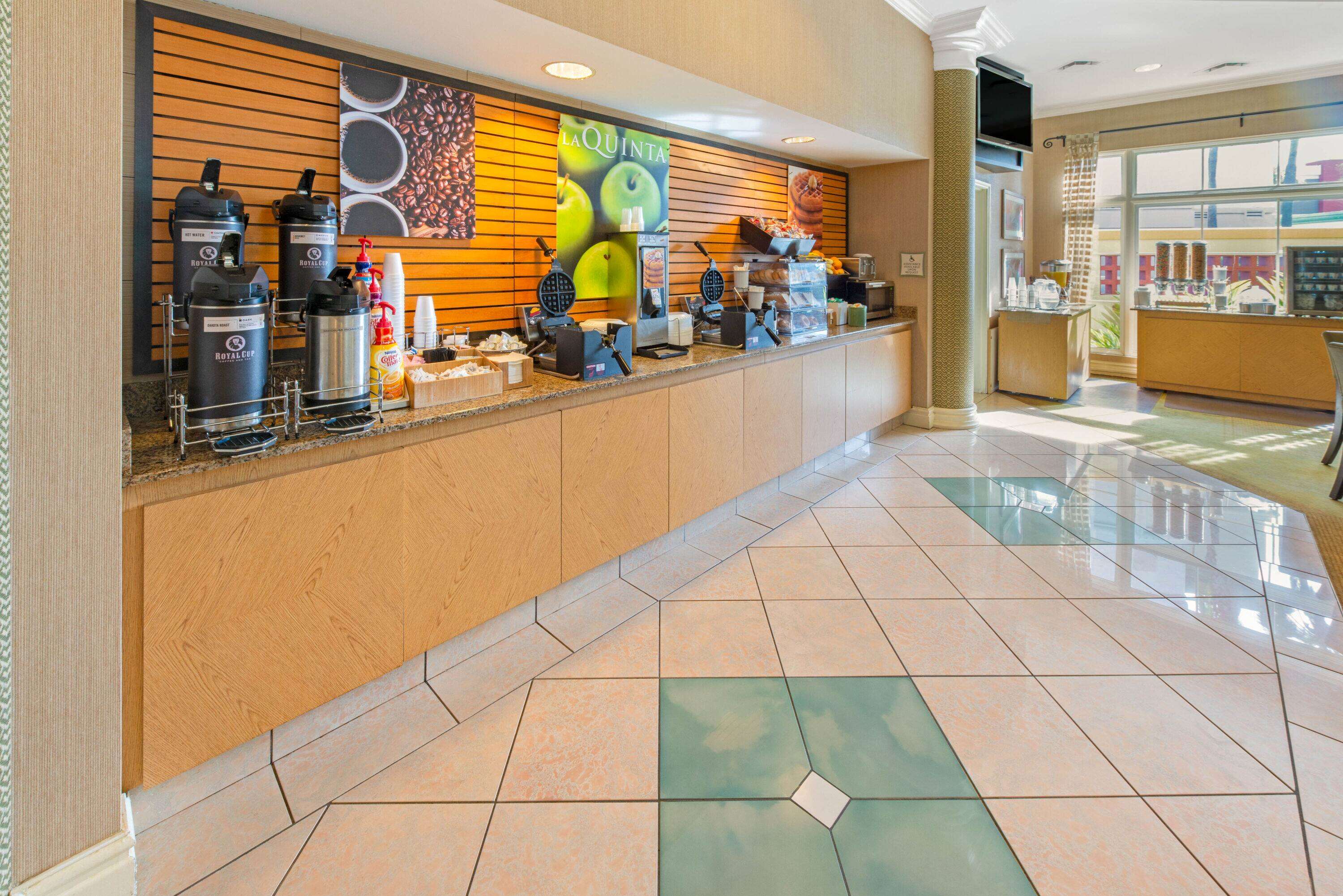 La Quinta Inn & Suites by Wyndham USF (Near Busch Gardens)