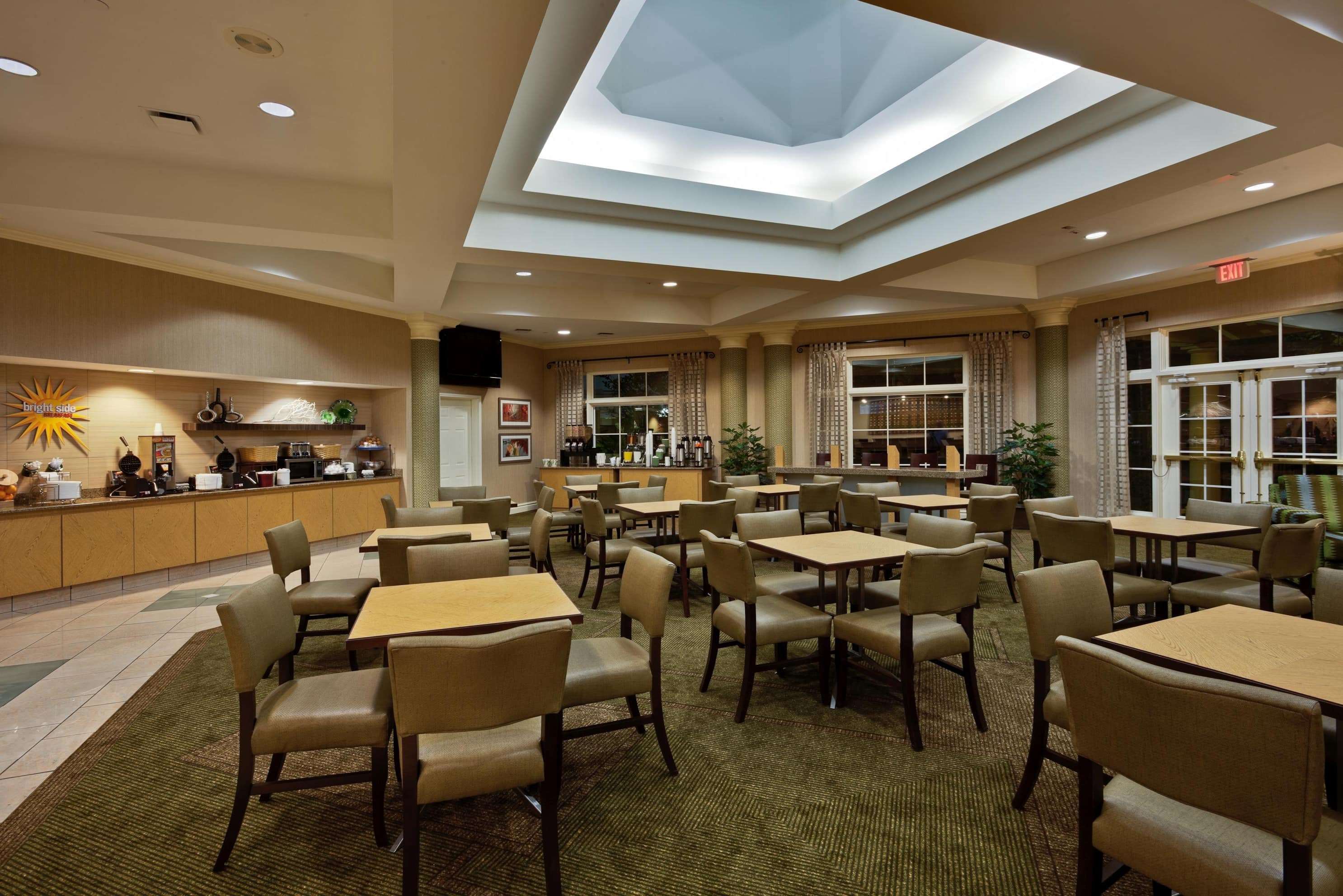 La Quinta Inn & Suites by Wyndham USF (Near Busch Gardens)