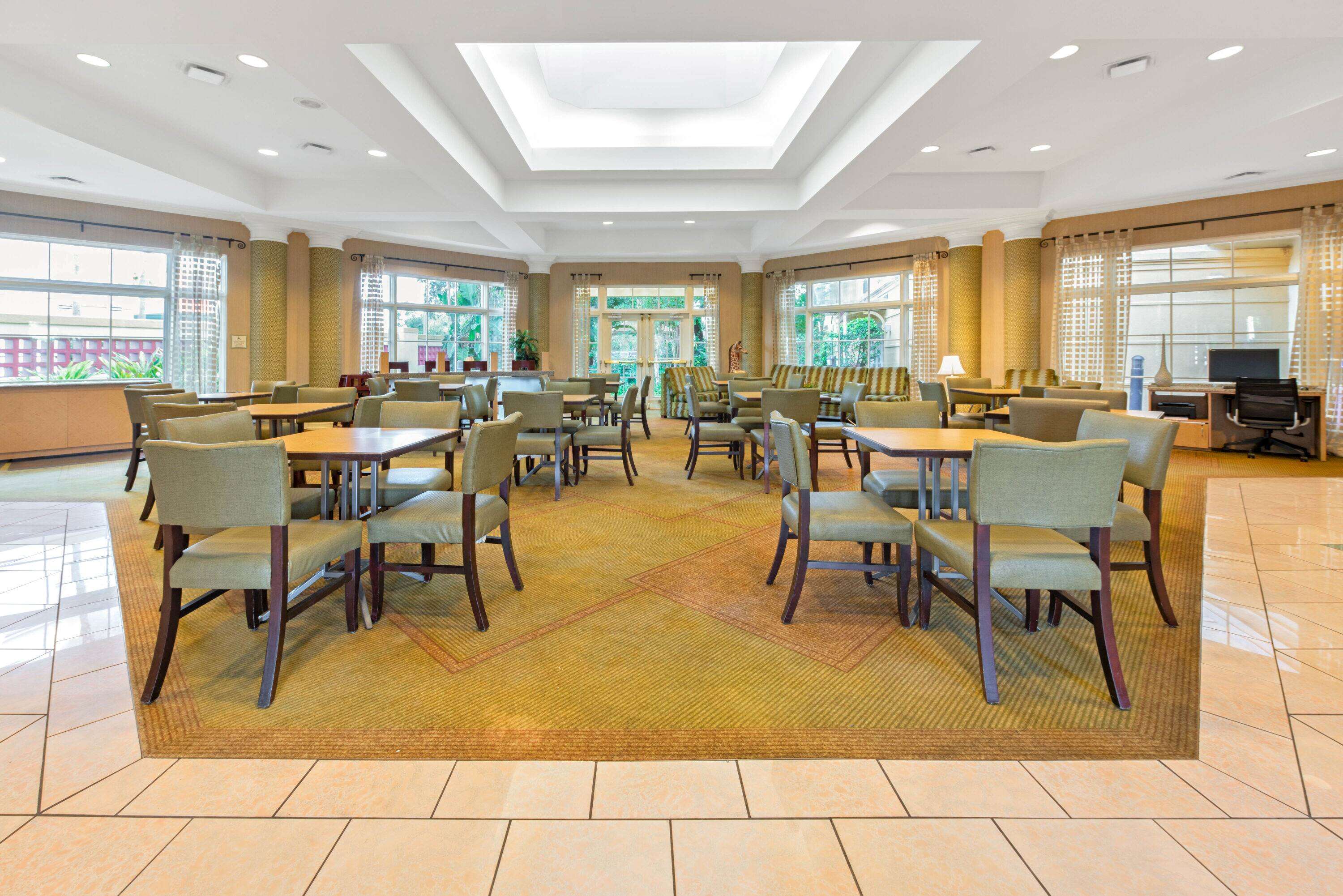 La Quinta Inn & Suites by Wyndham USF (Near Busch Gardens)