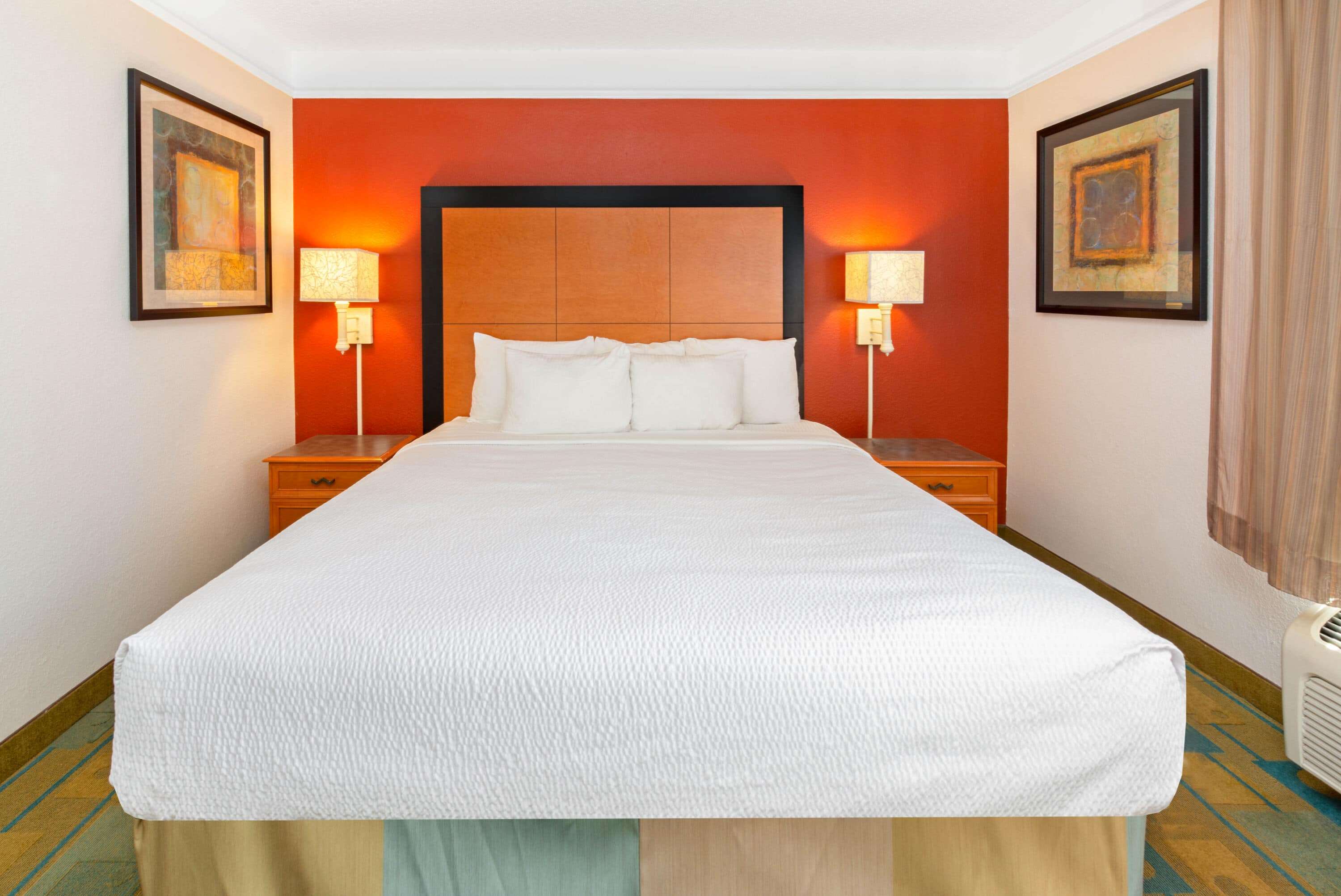 La Quinta Inn & Suites by Wyndham USF (Near Busch Gardens)
