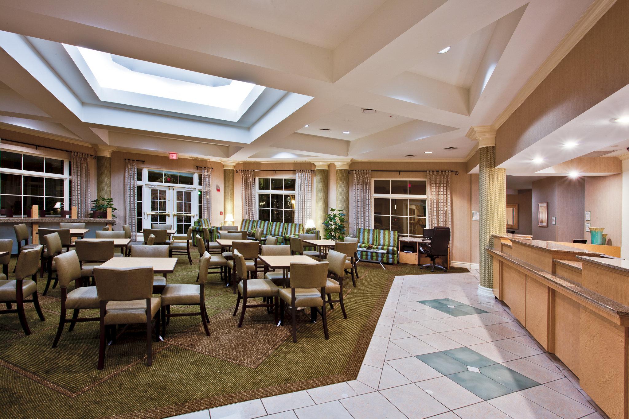La Quinta Inn & Suites by Wyndham USF (Near Busch Gardens)