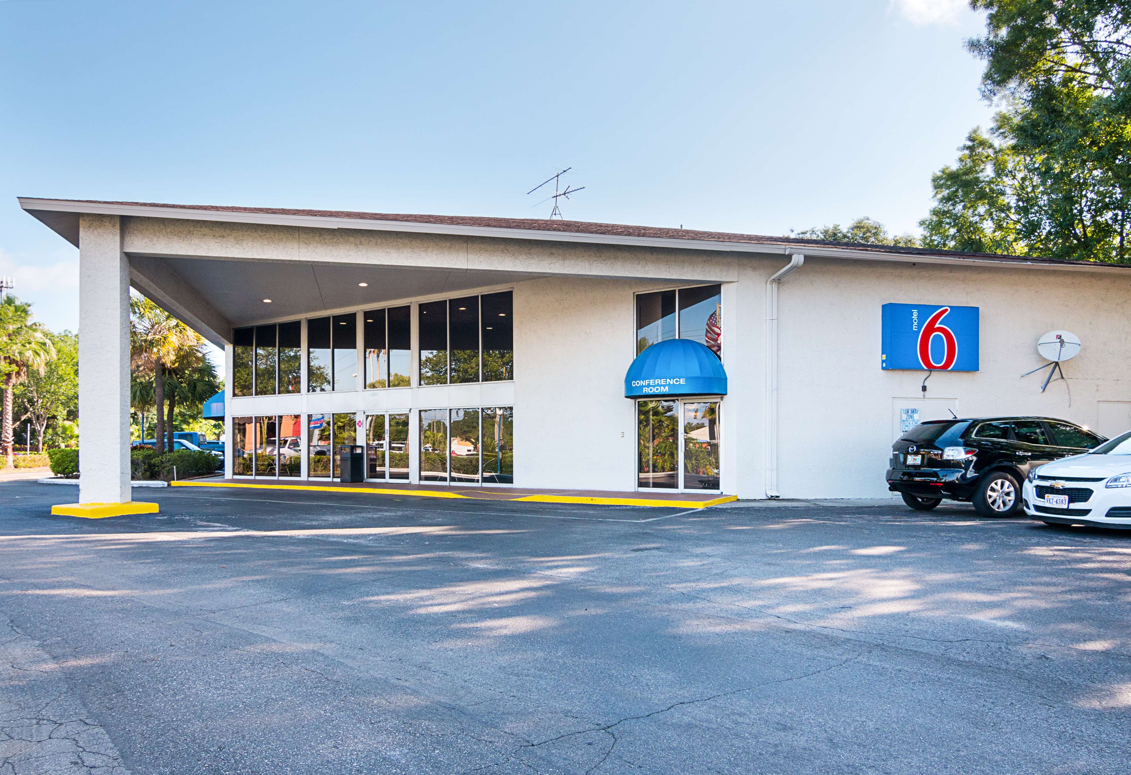 Motel 6 Tampa - Fairgrounds