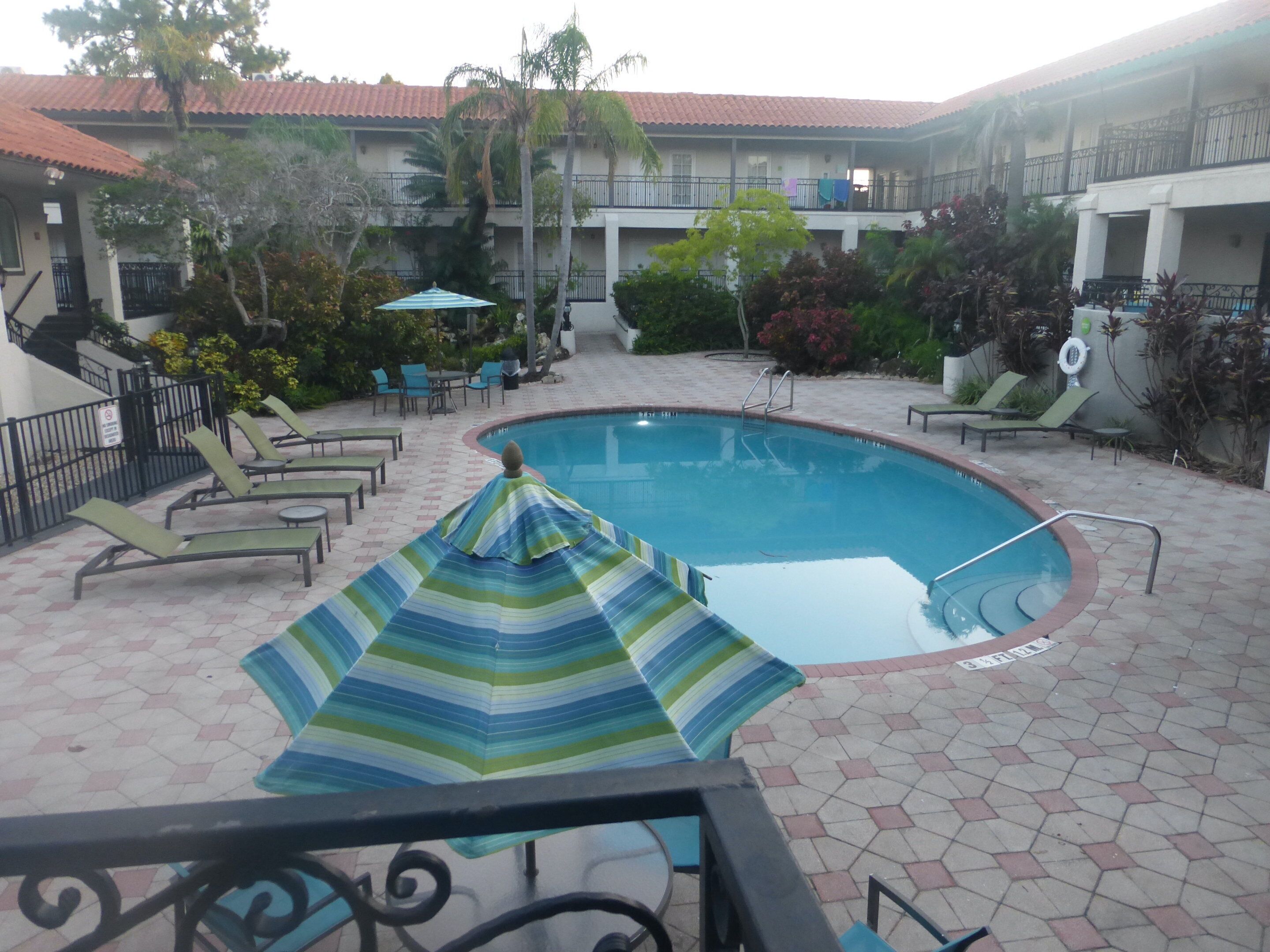 Red Roof PLUS & Suites Tampa
