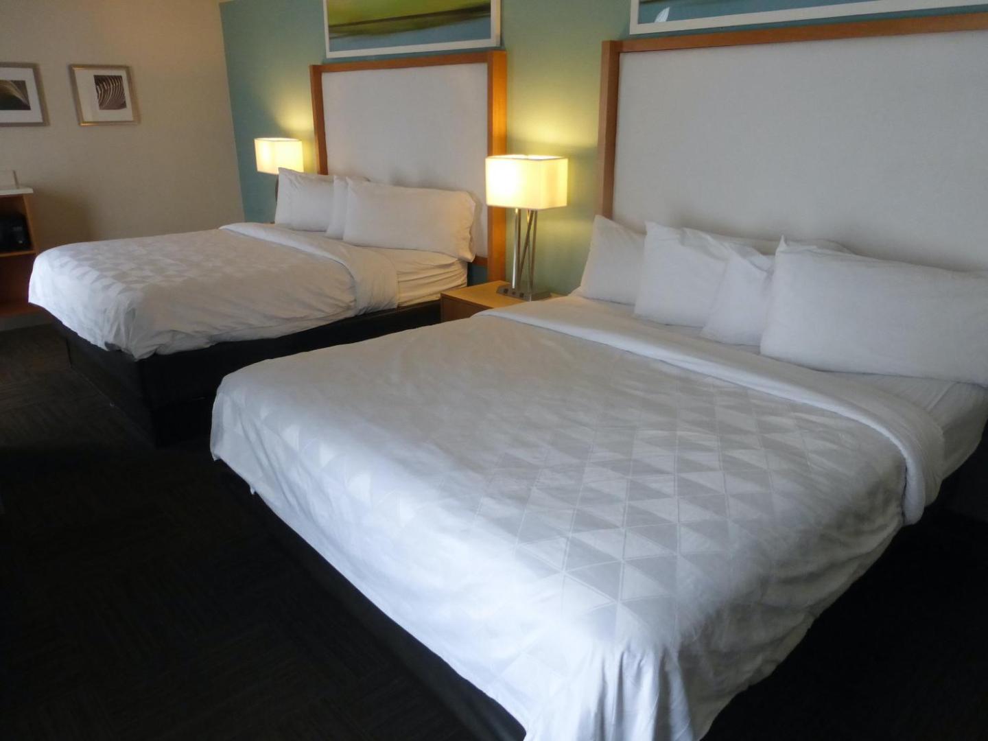 Red Roof PLUS & Suites Tampa