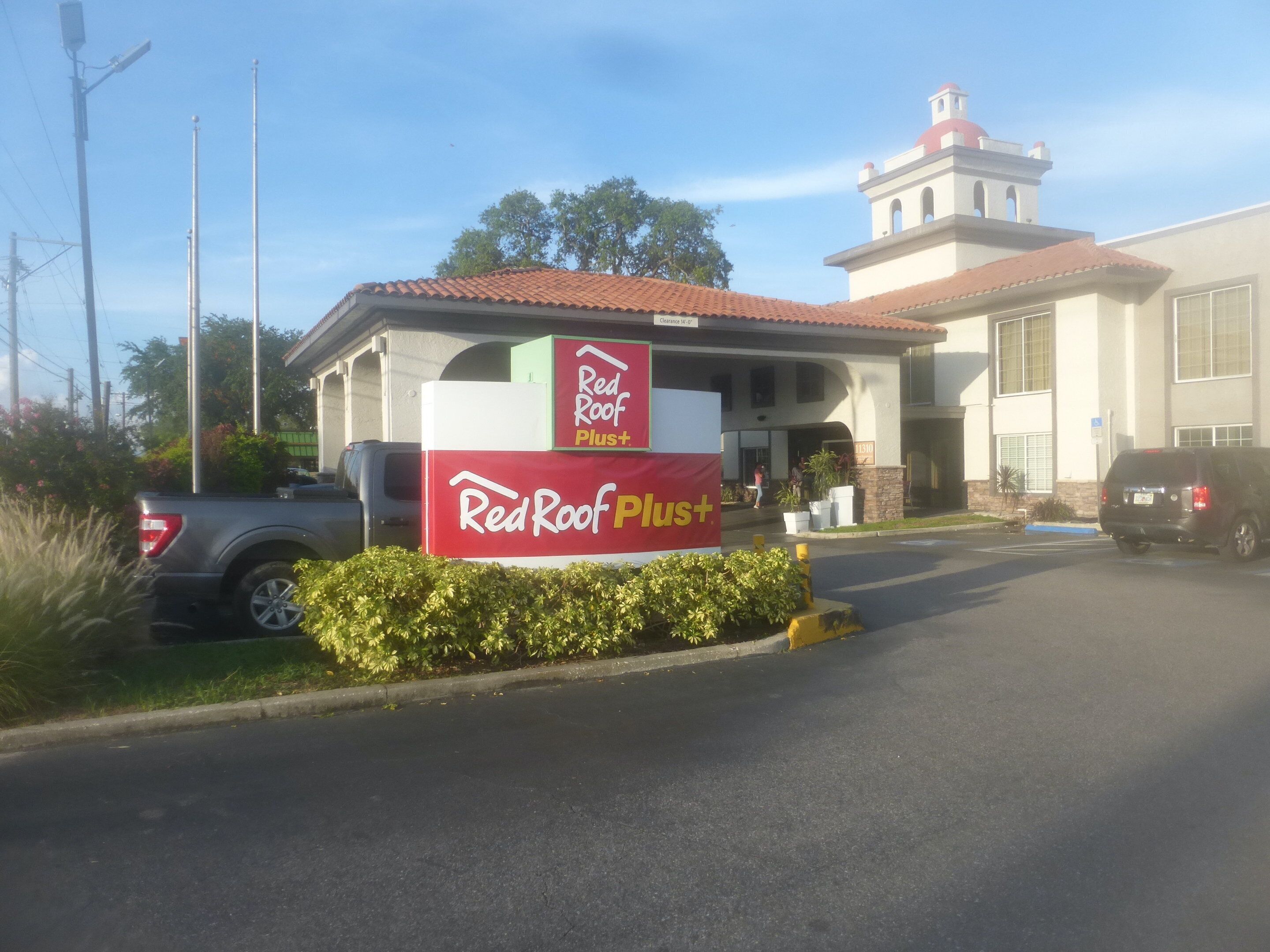 Red Roof PLUS & Suites Tampa