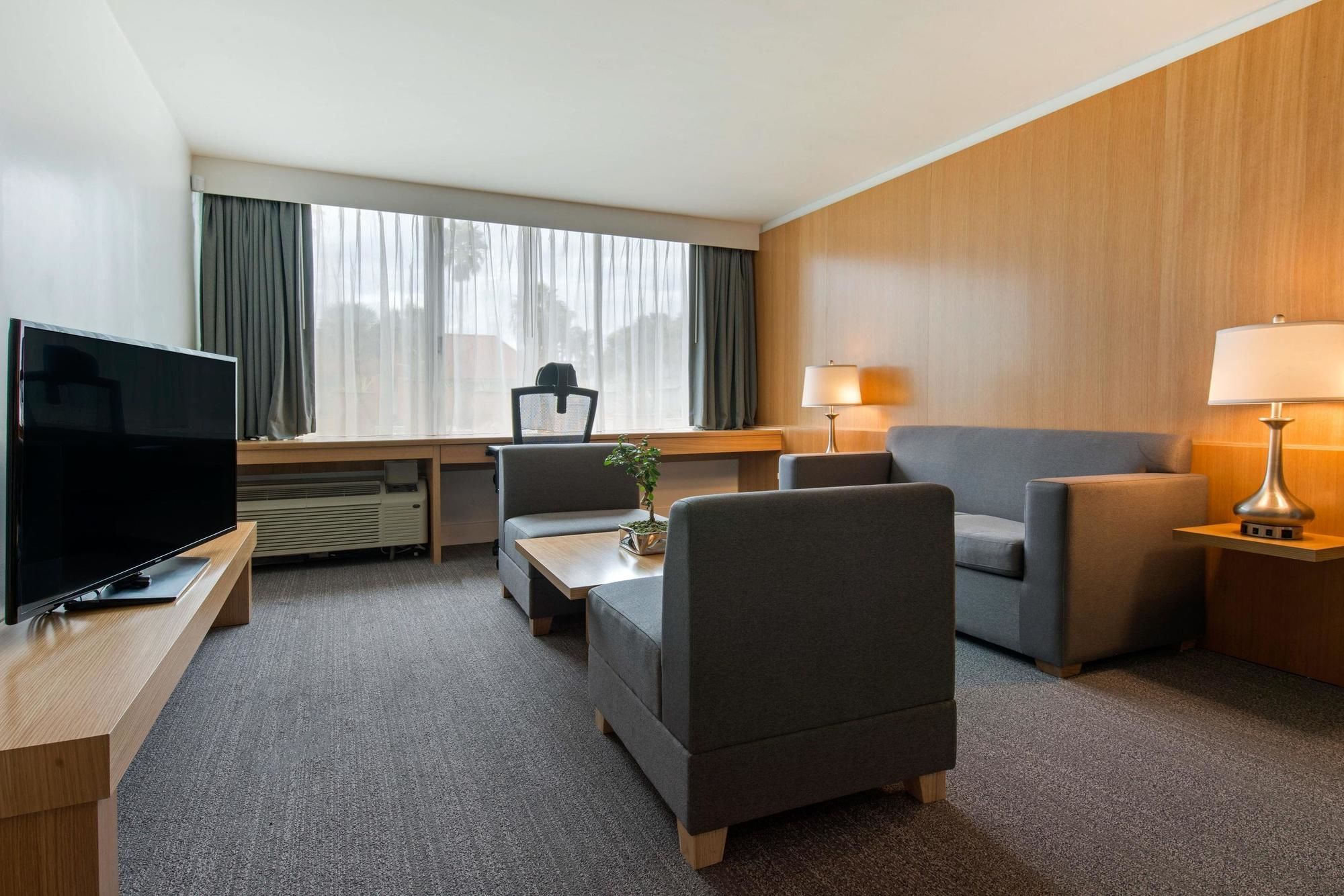 The West Wing Boutique Hotel