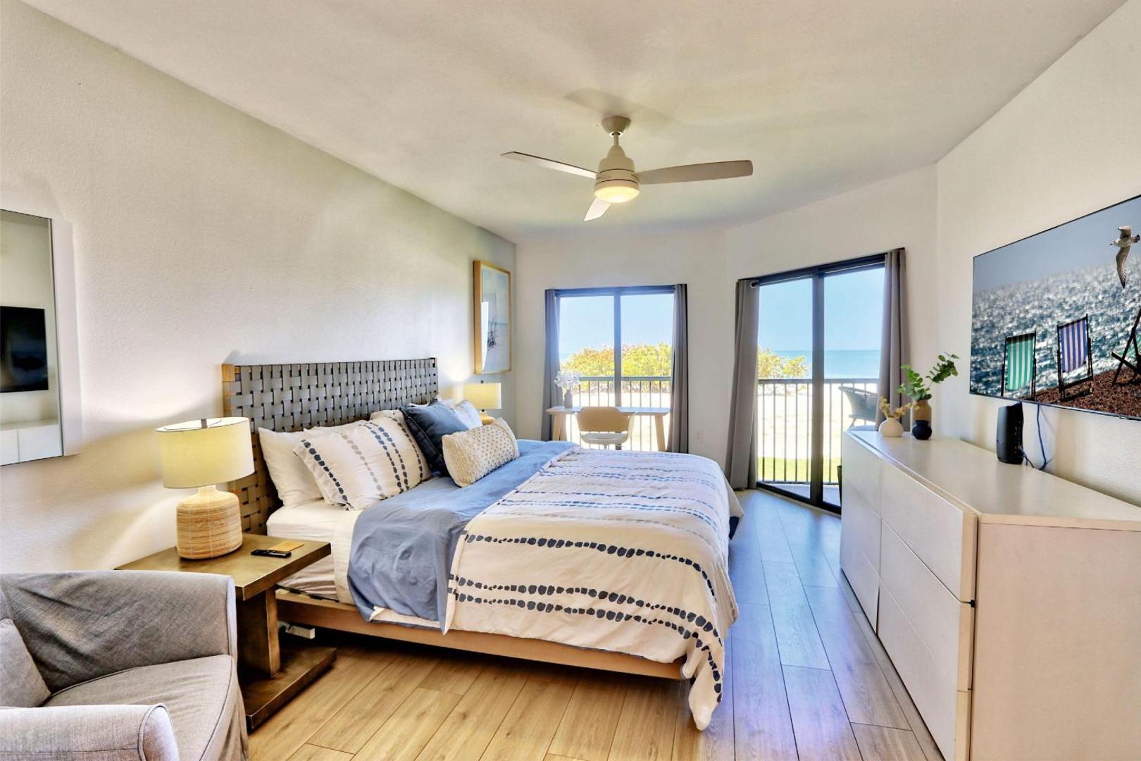 Land's End Building 11