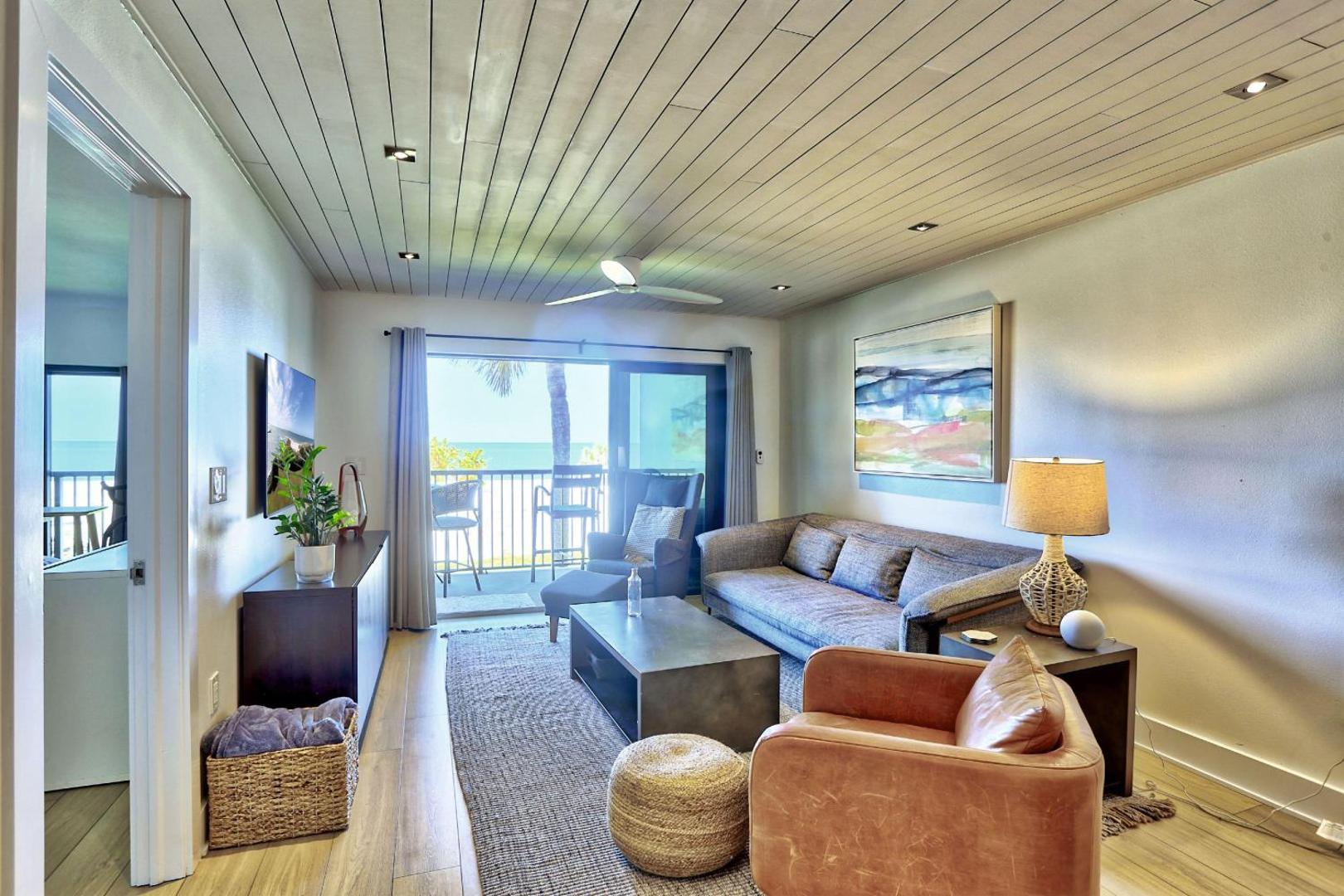 Land's End Building 11