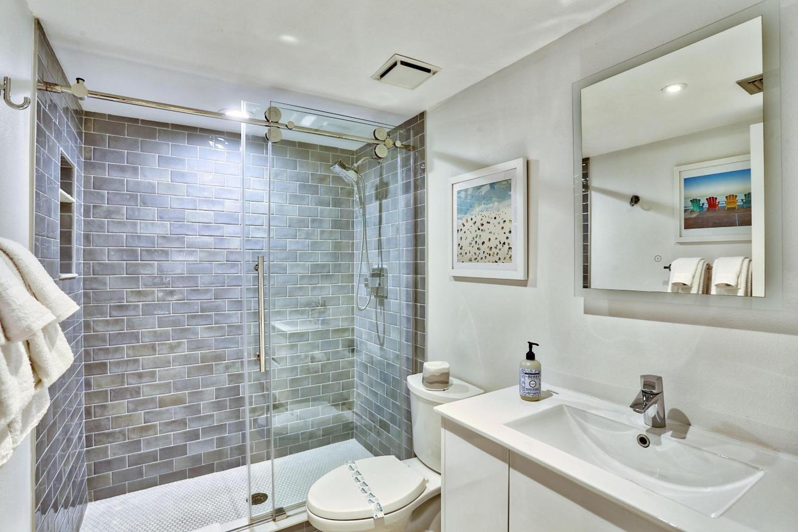 Land's End Building 11