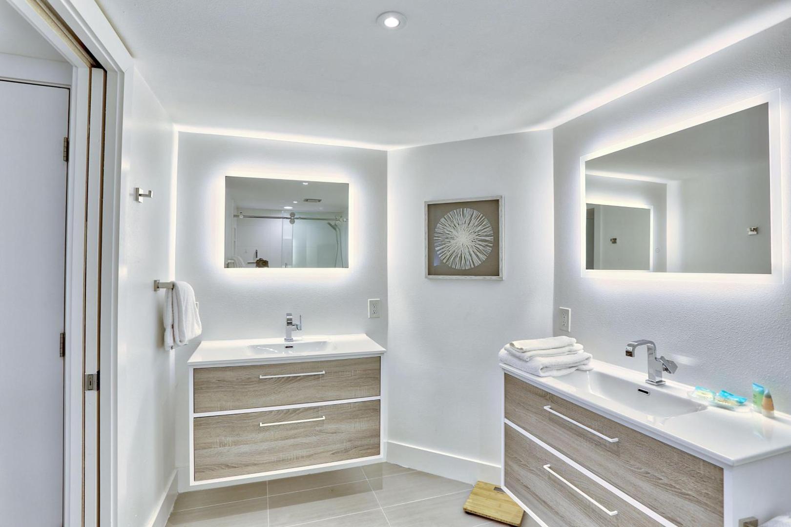 Land's End Building 11