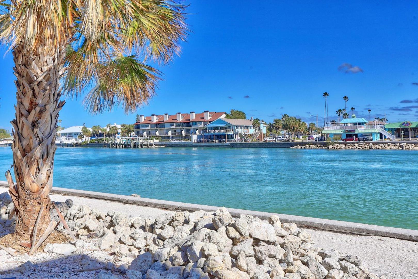 Land's End Building 5