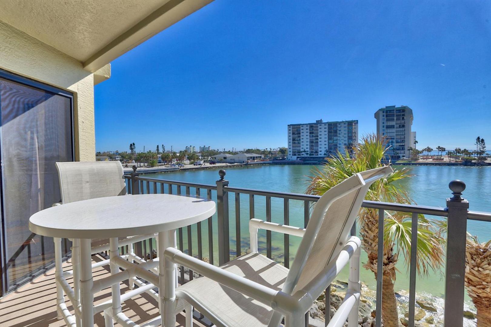 Land's End Building 5