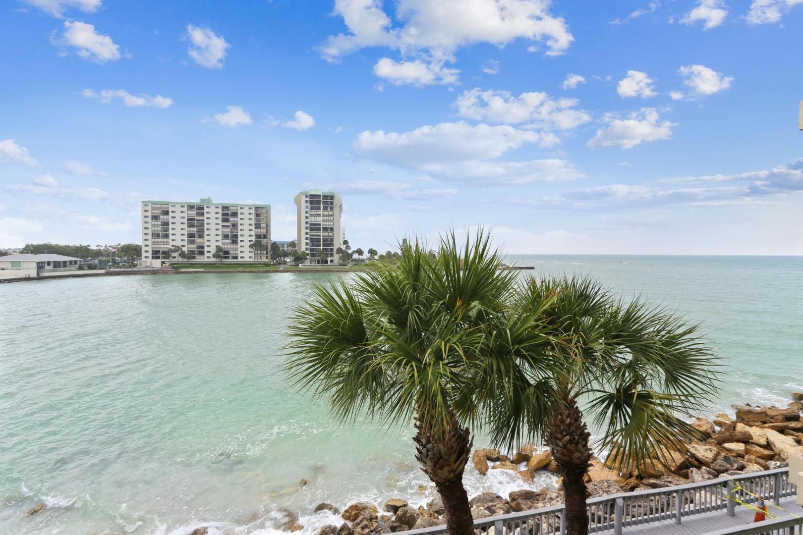 Land's End Building 5