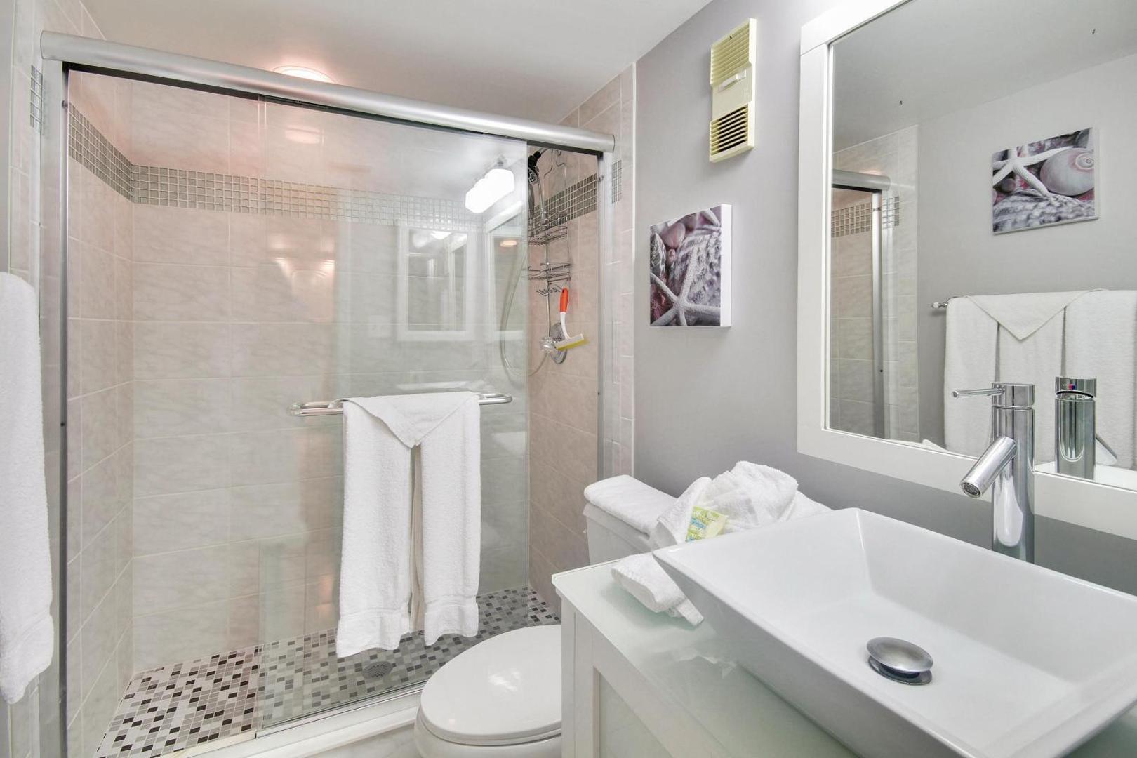 Land's End Building 8